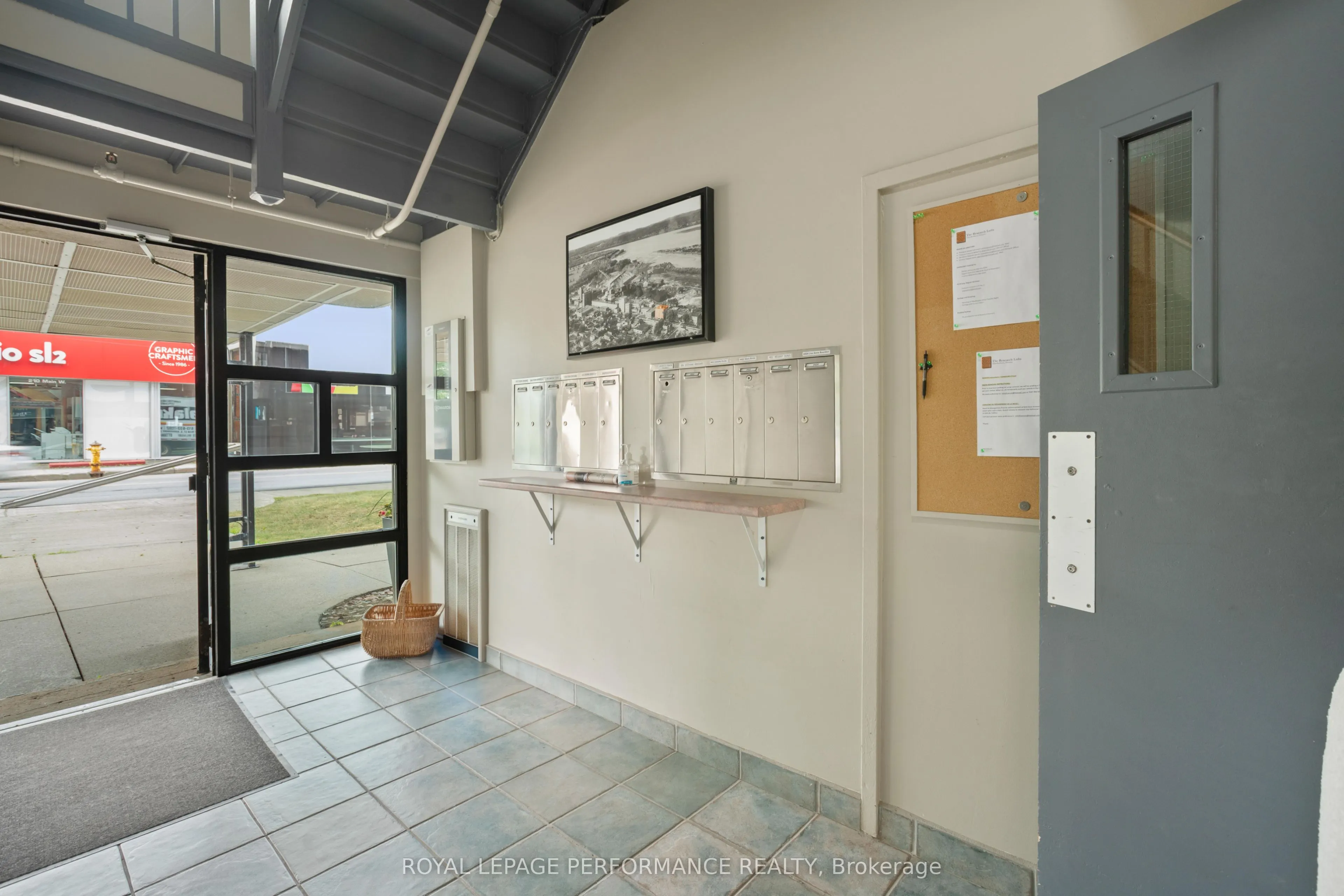 225 Main Street W, #304