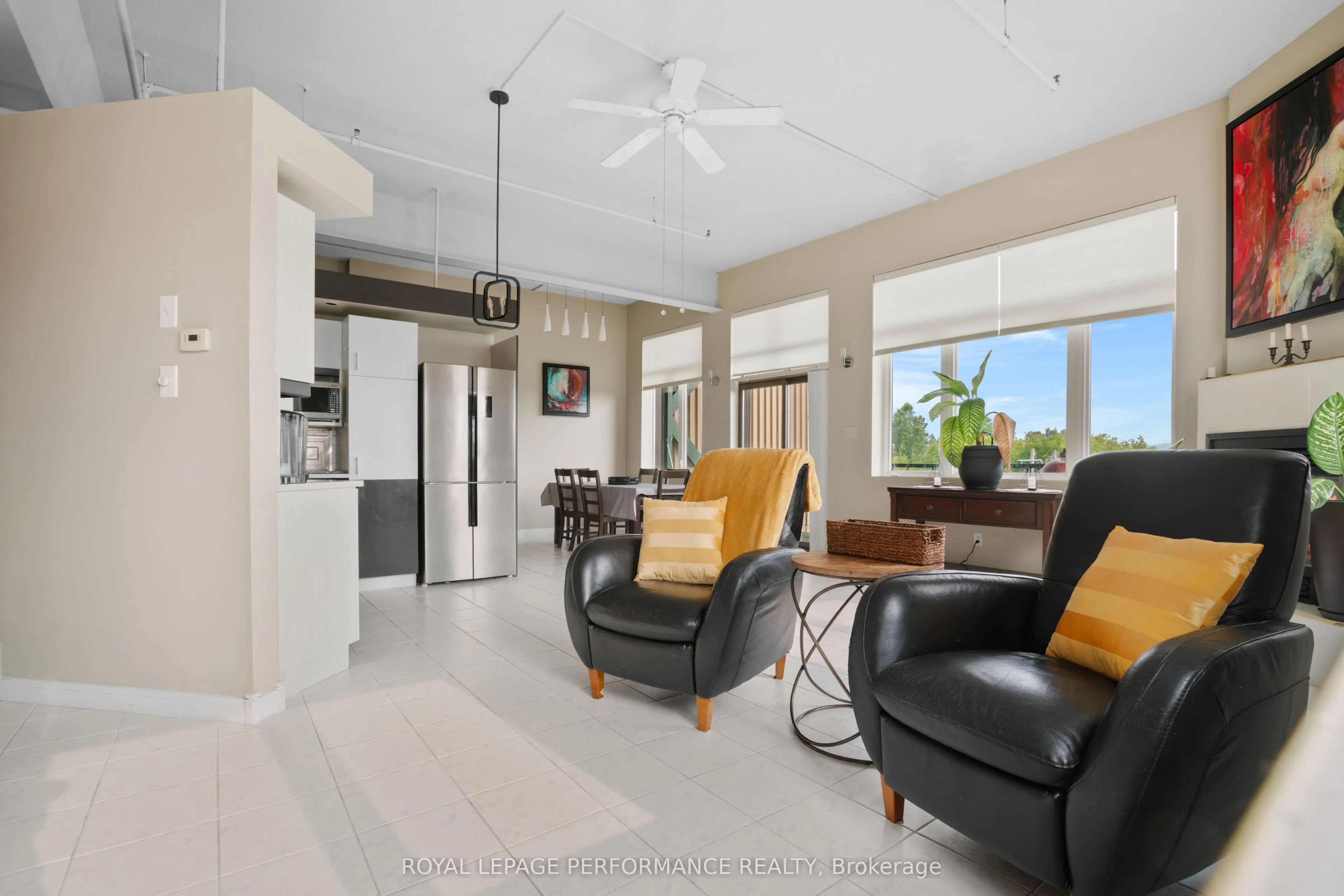 225 Main Street W, #304