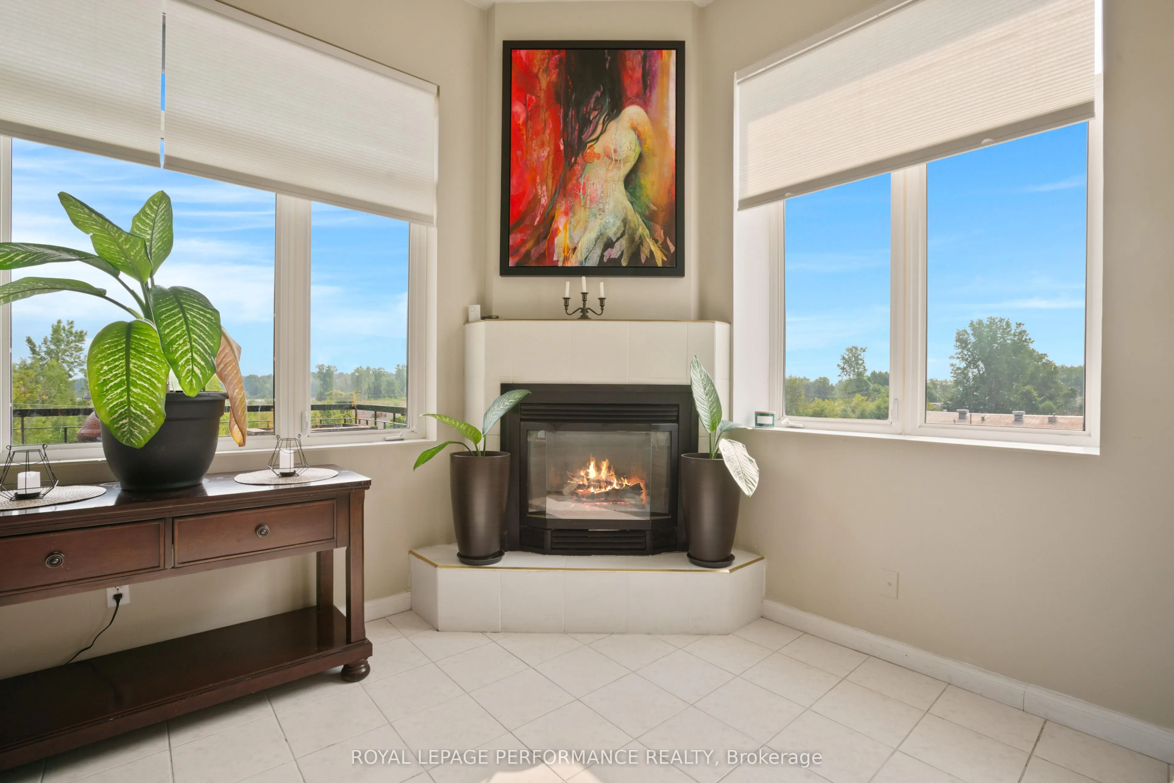 225 Main Street W, #304