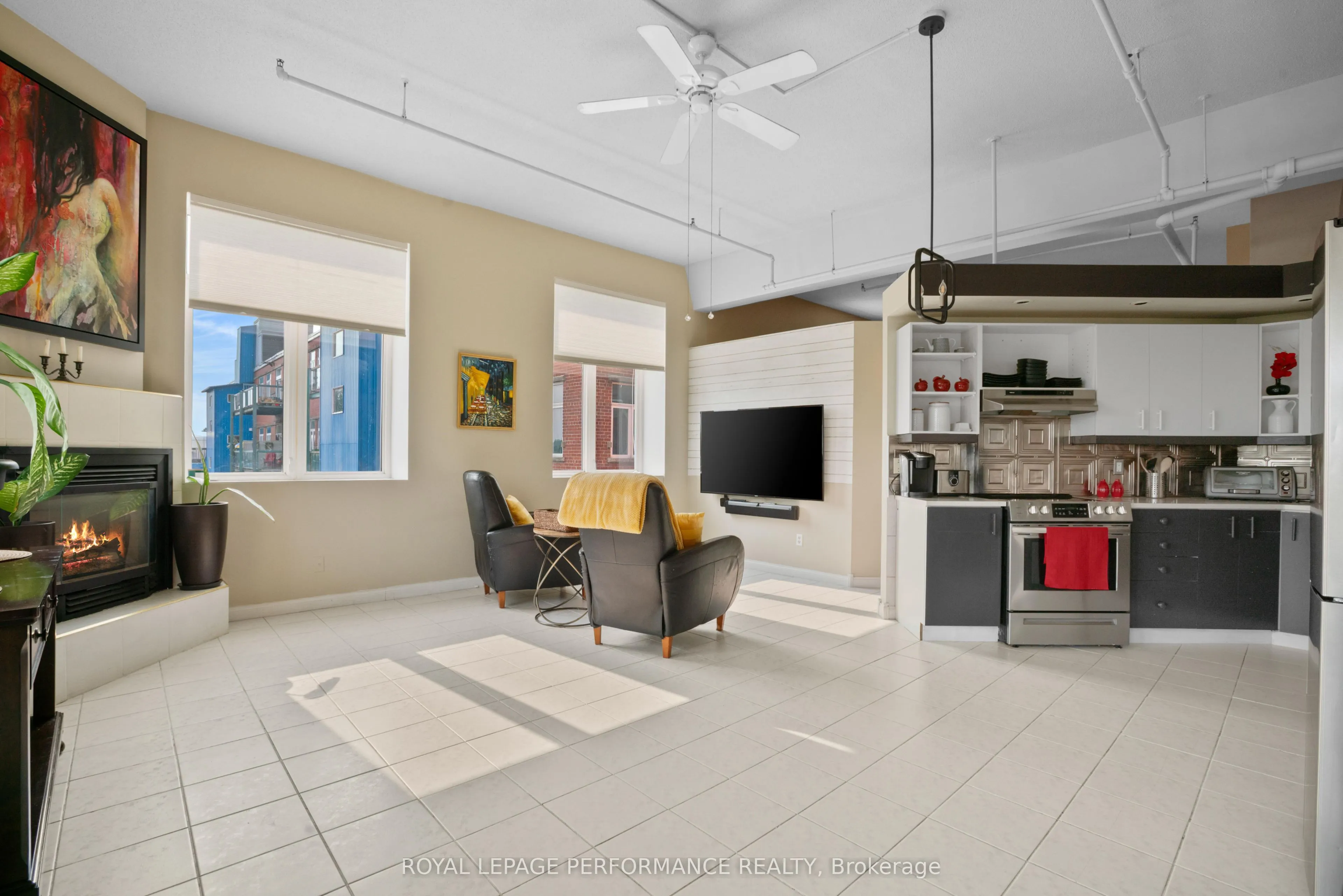 225 Main Street W, #304