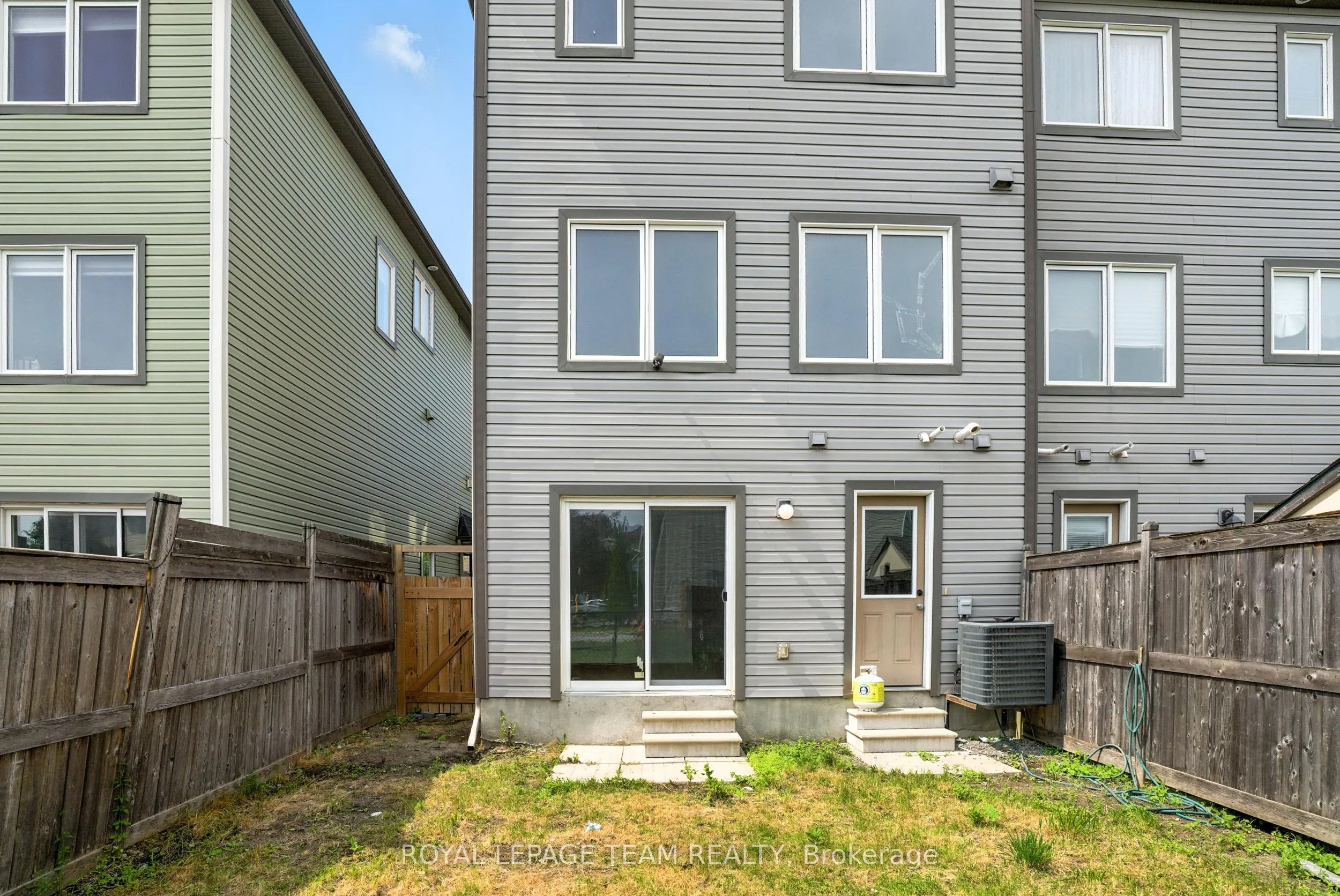 495 Coldwater Crescent