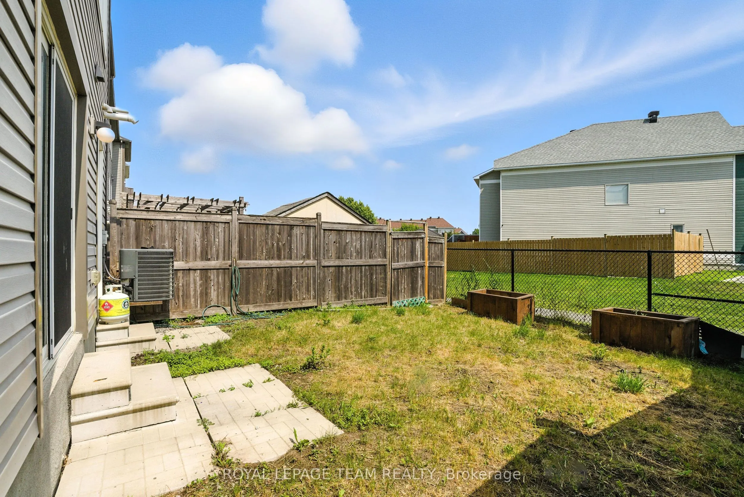 495 Coldwater Crescent