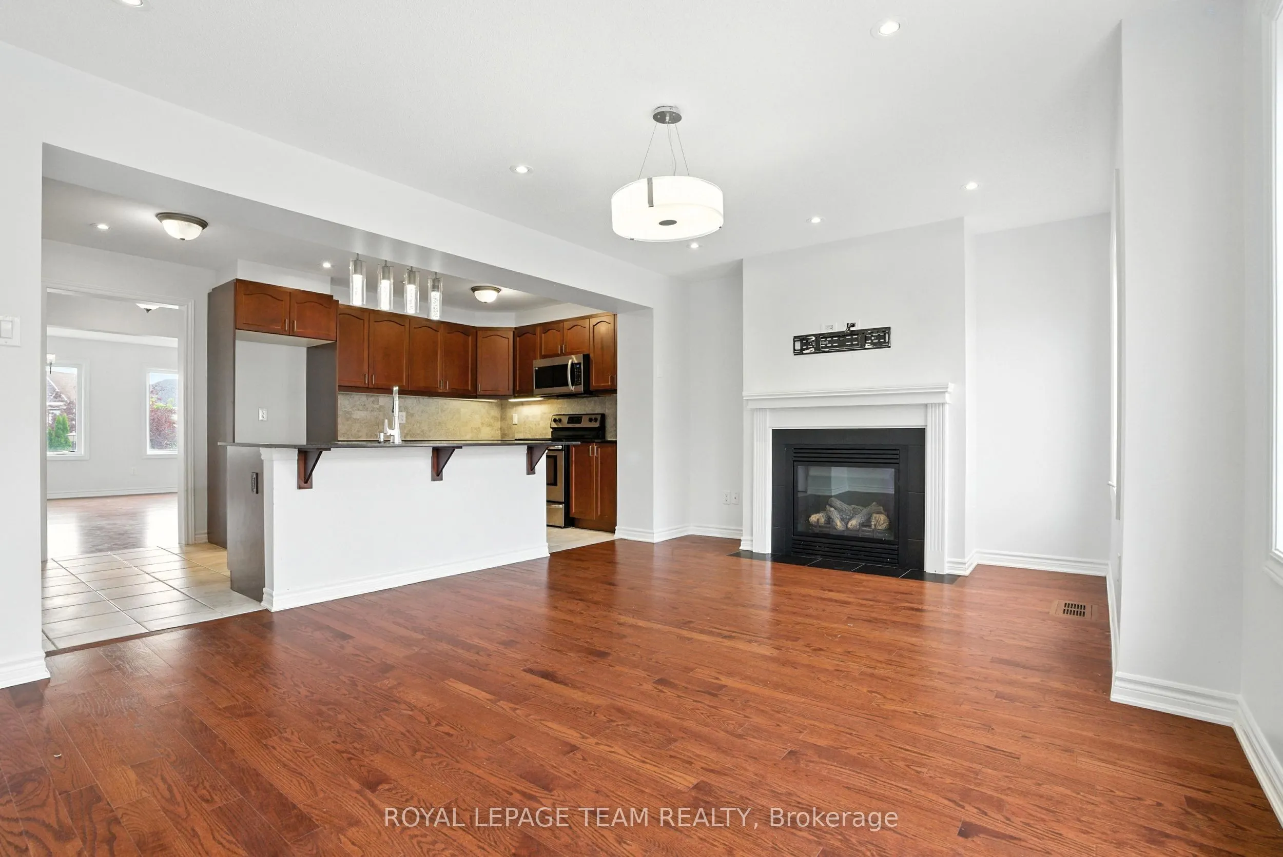495 Coldwater Crescent