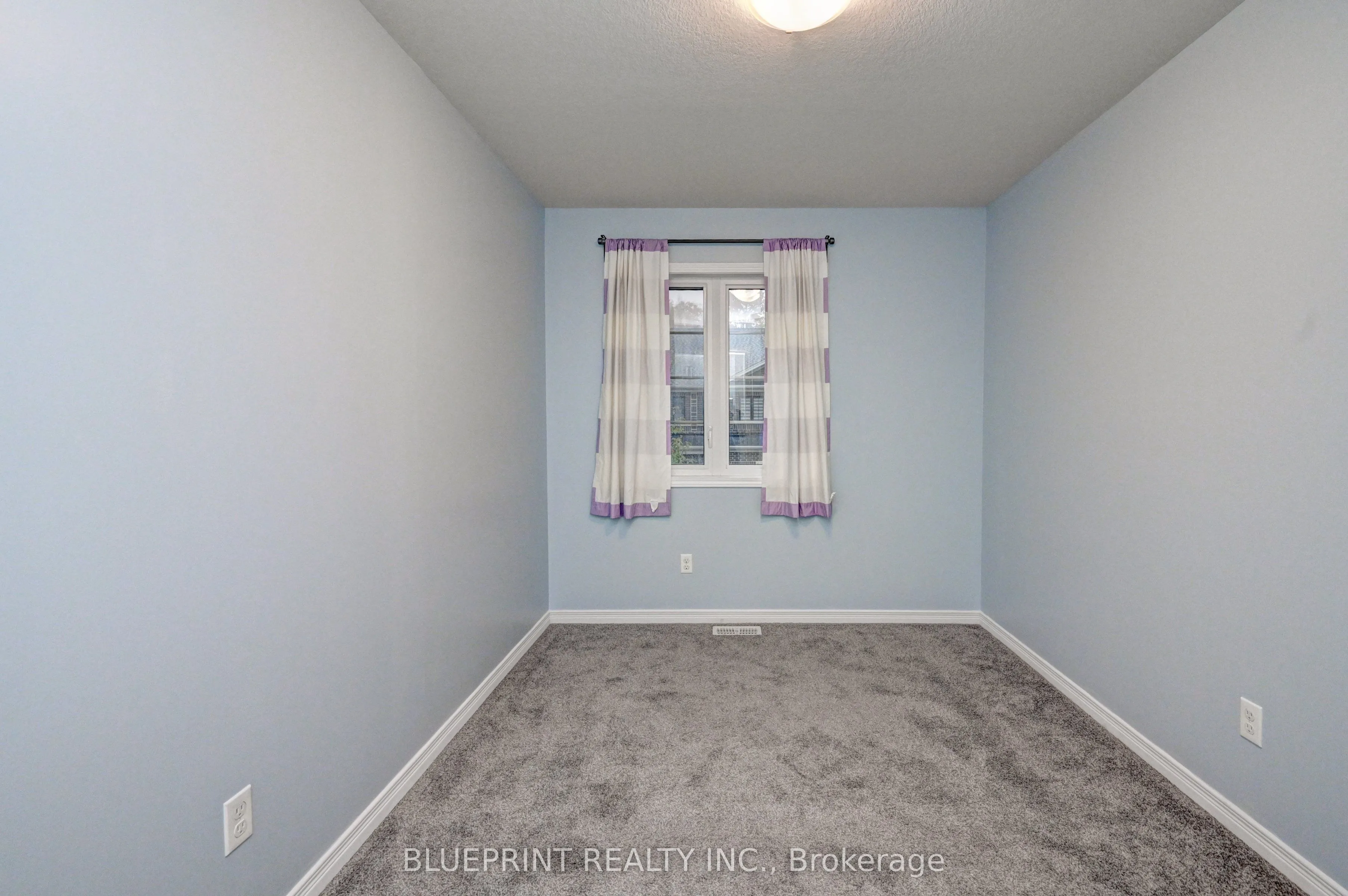 106 Woodedge Circle