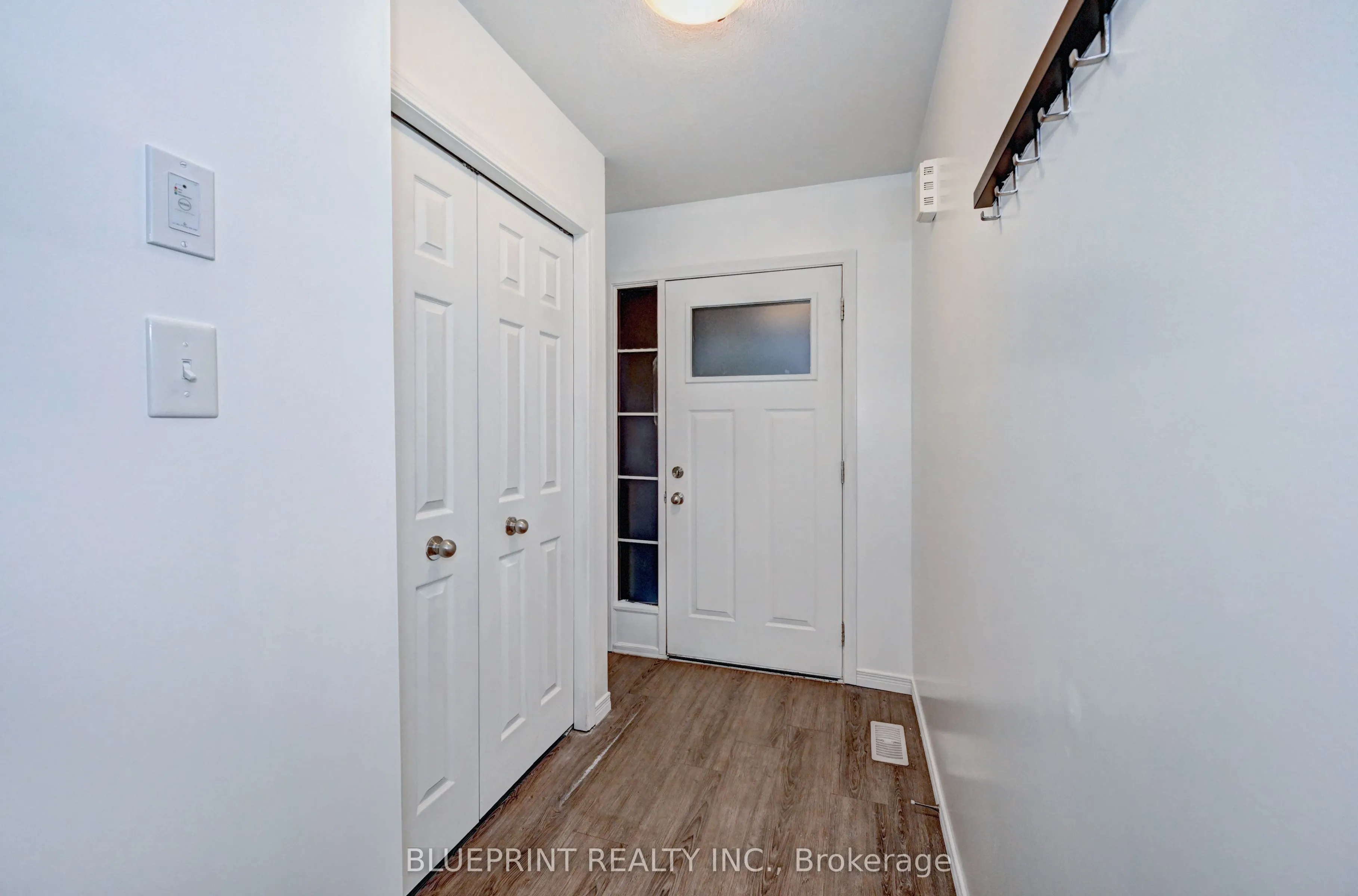 106 Woodedge Circle