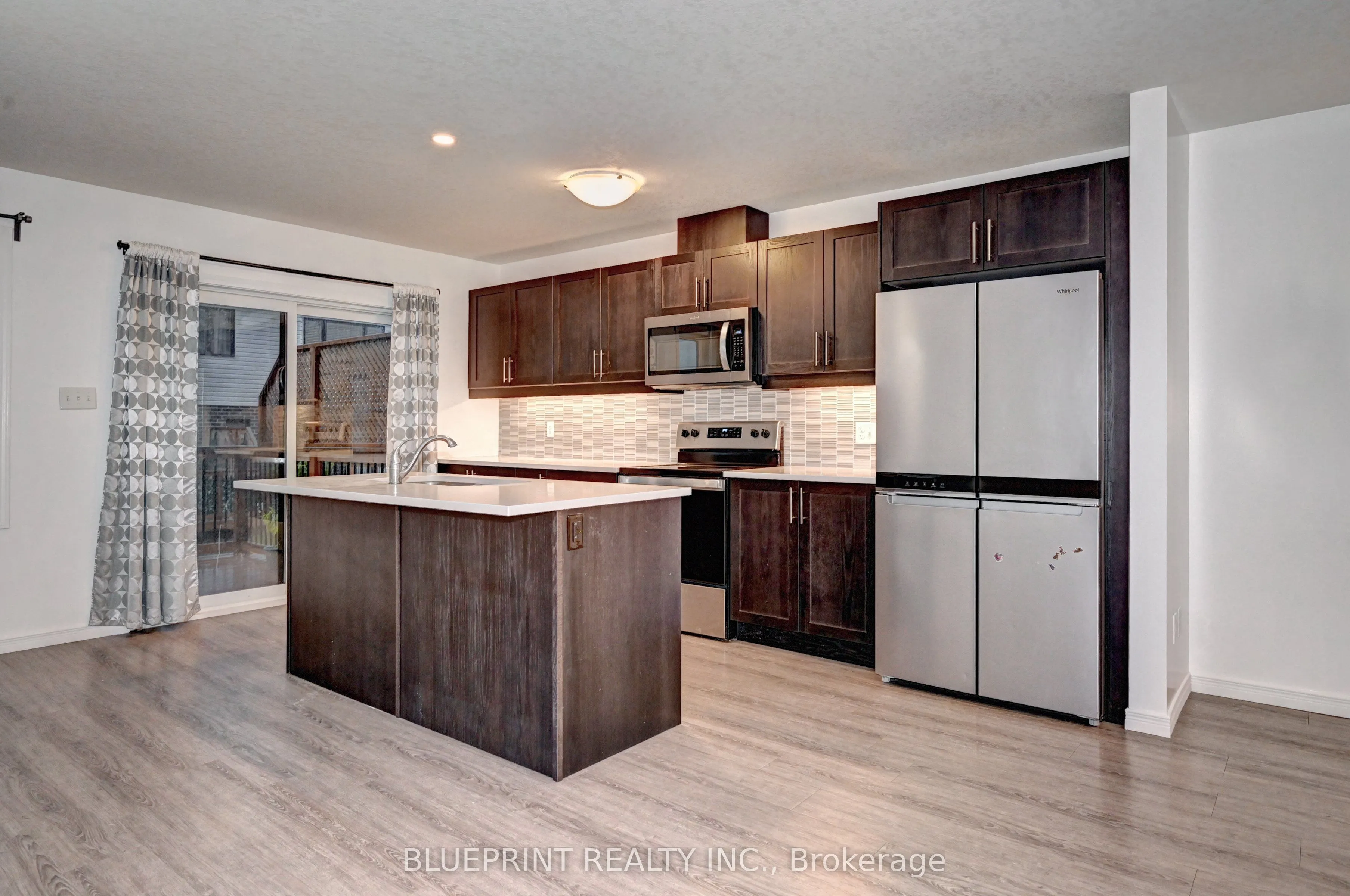 106 Woodedge Circle