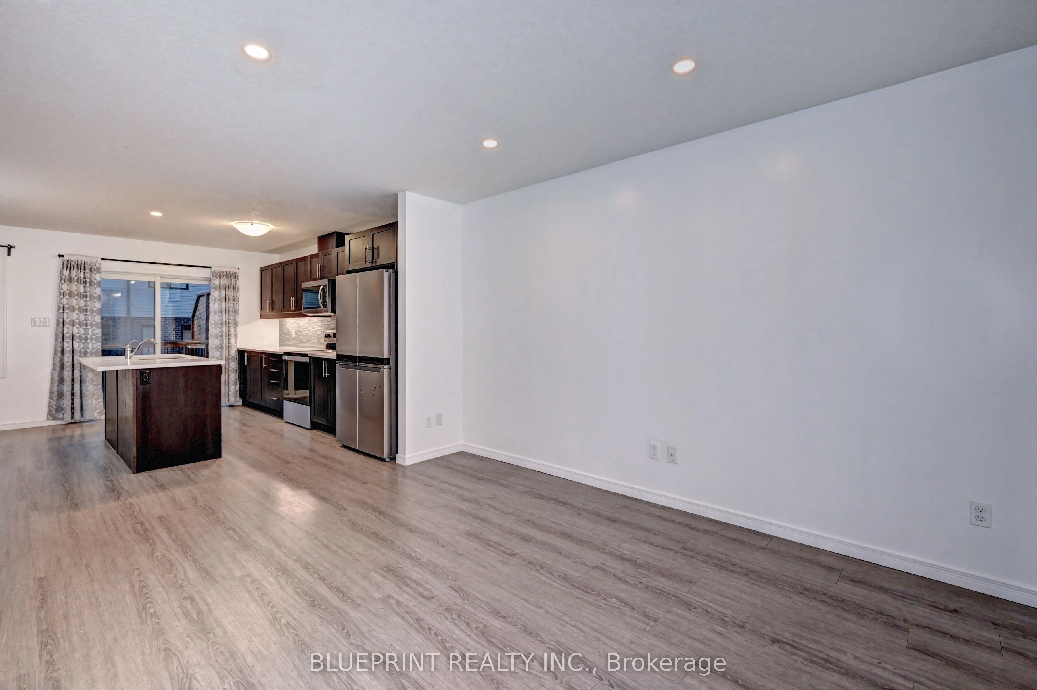 106 Woodedge Circle