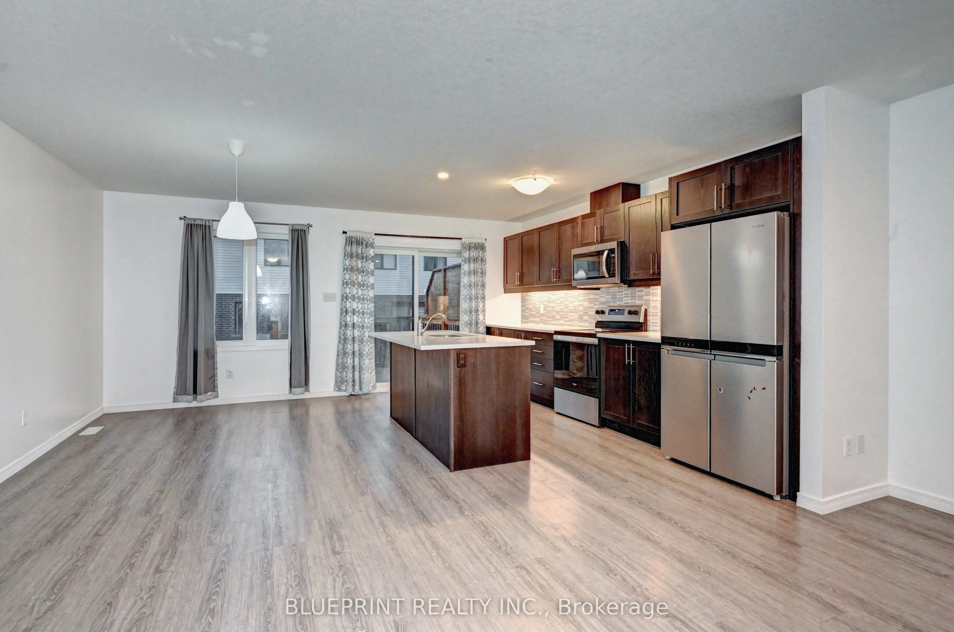 106 Woodedge Circle