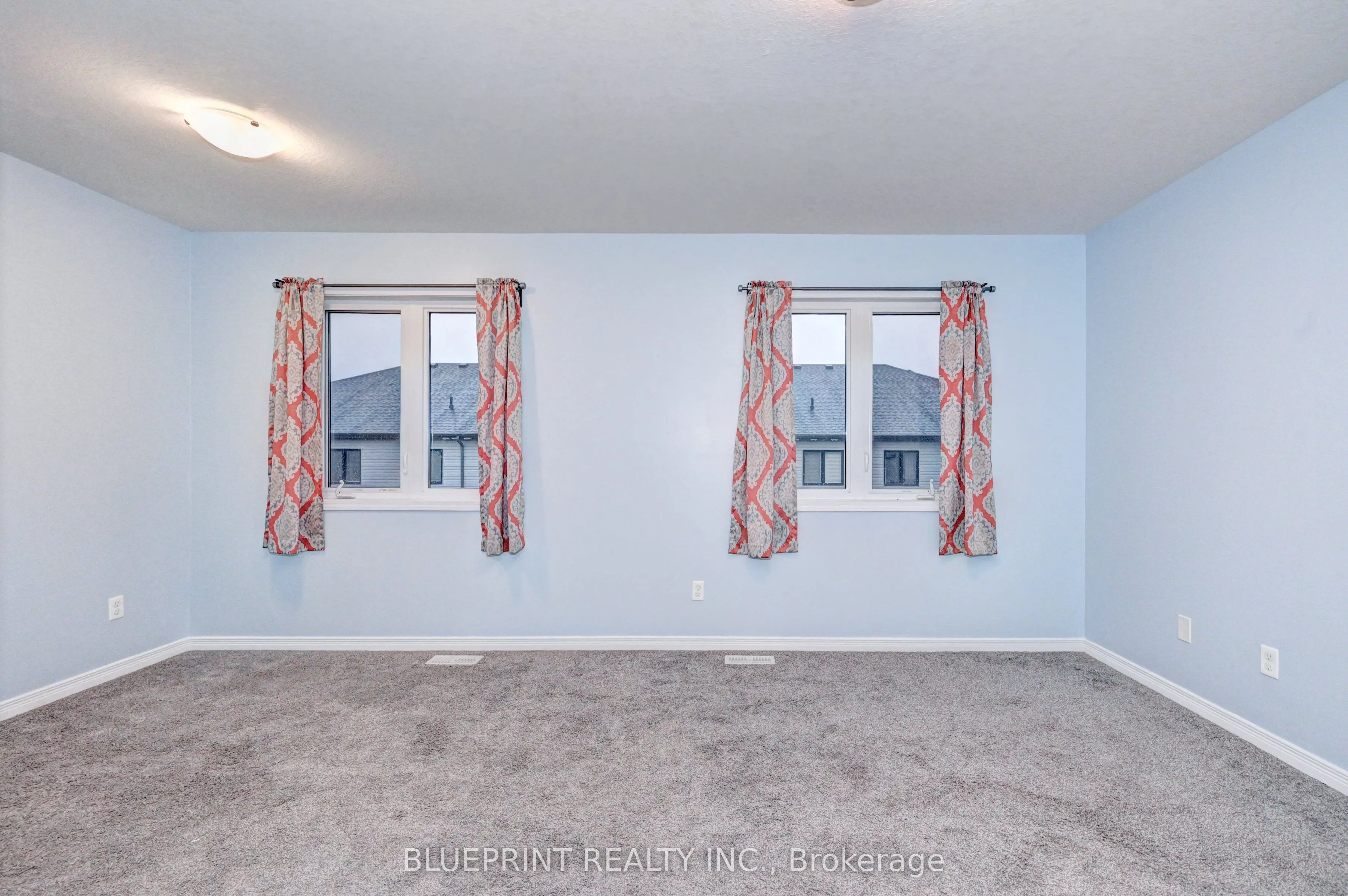 106 Woodedge Circle