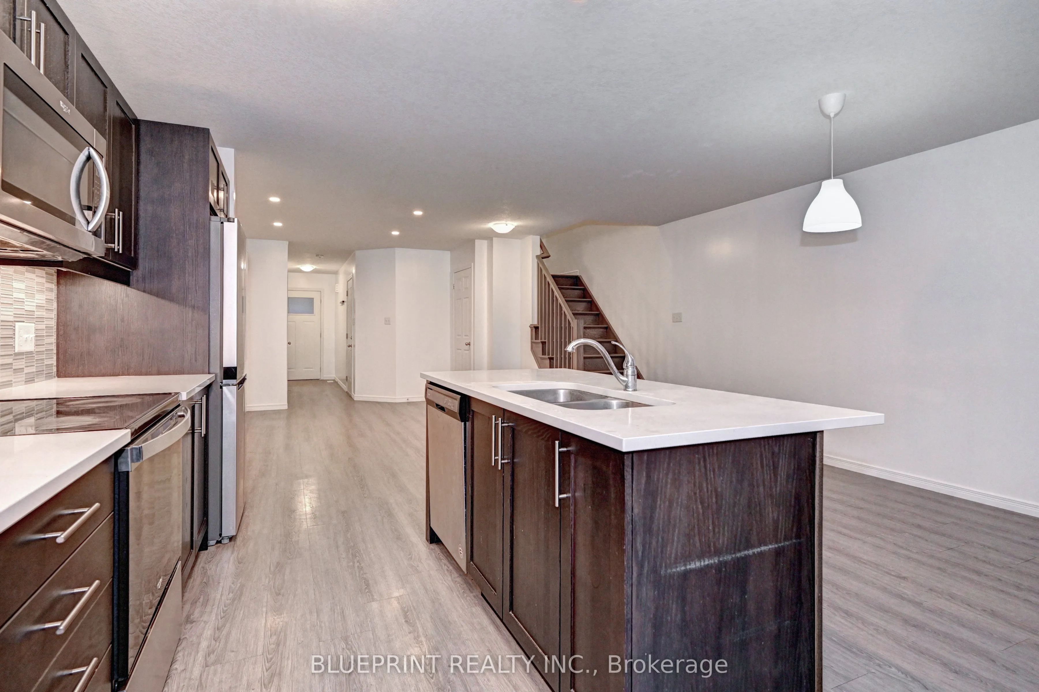 106 Woodedge Circle