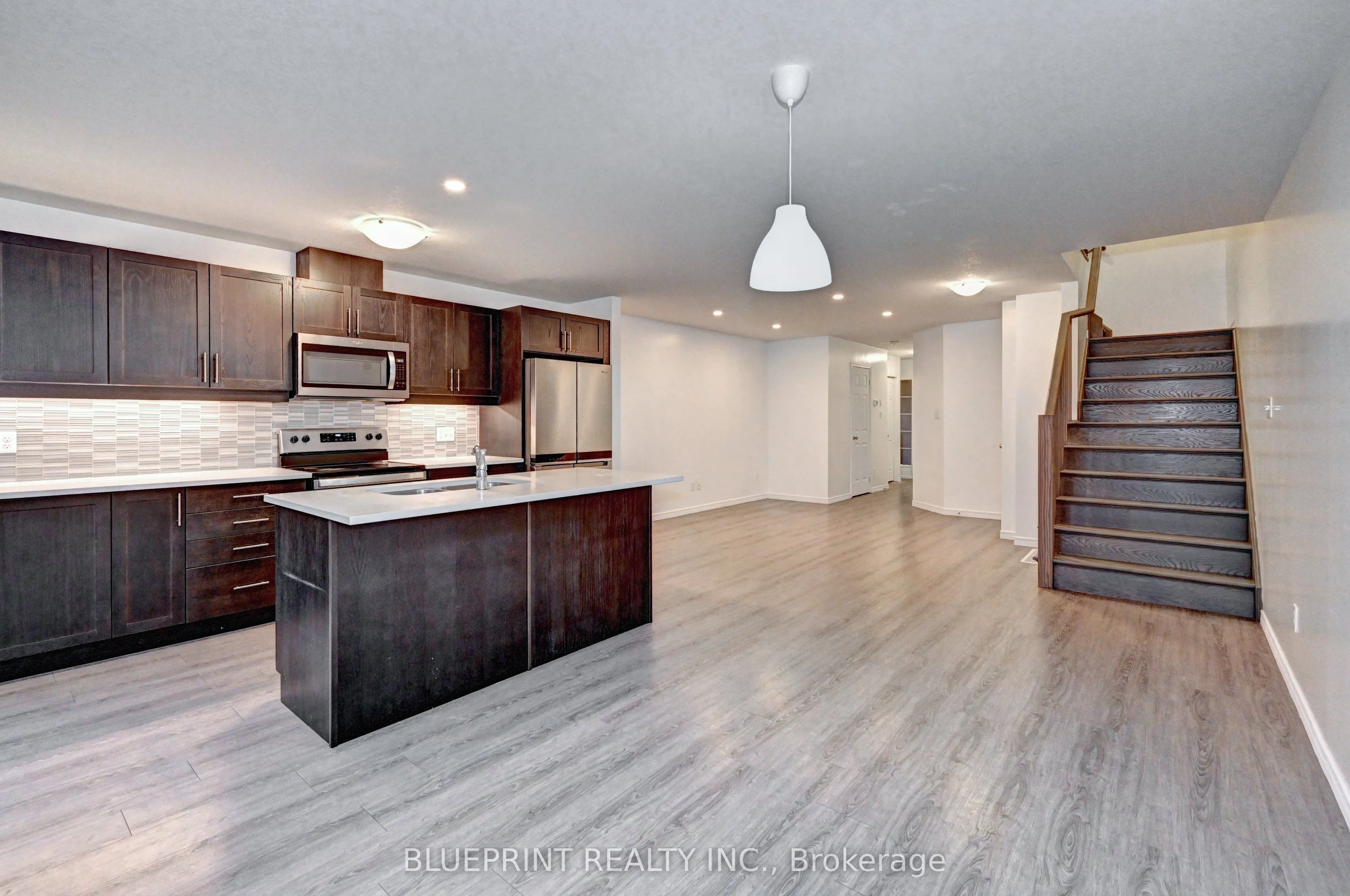 106 Woodedge Circle