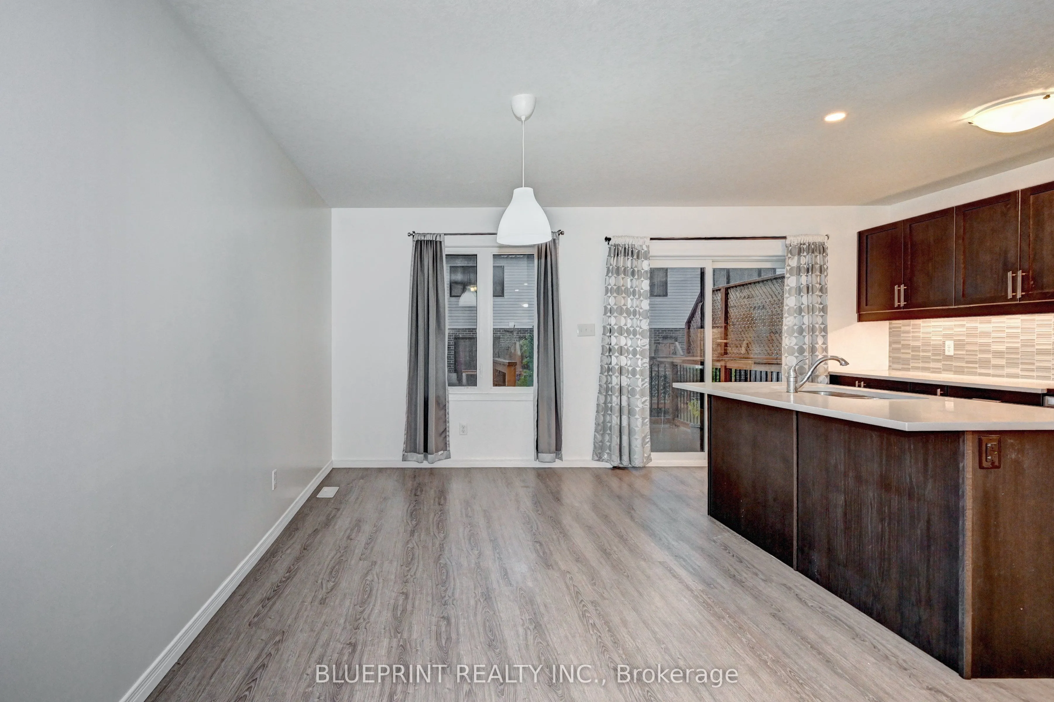 106 Woodedge Circle