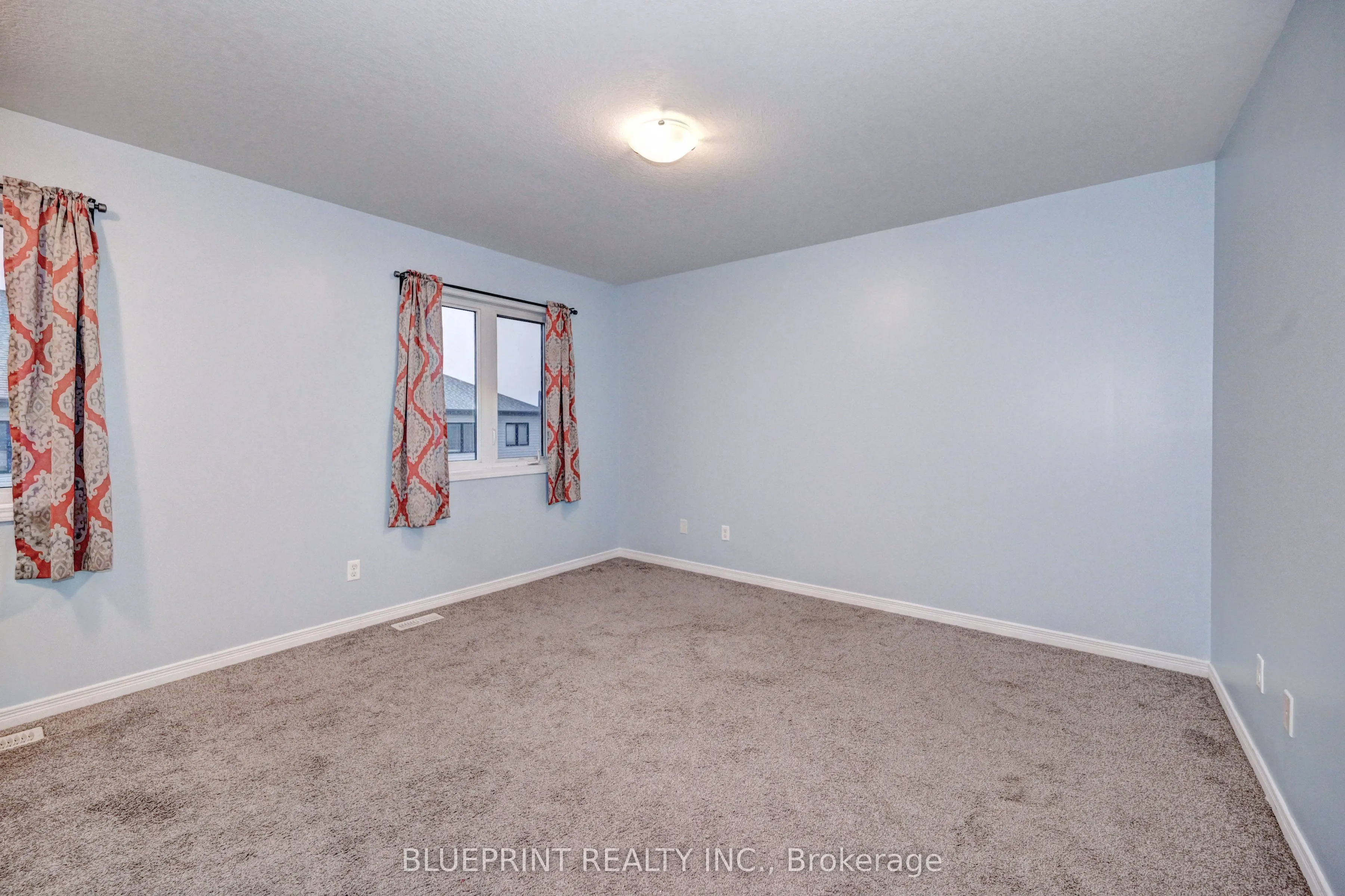 106 Woodedge Circle