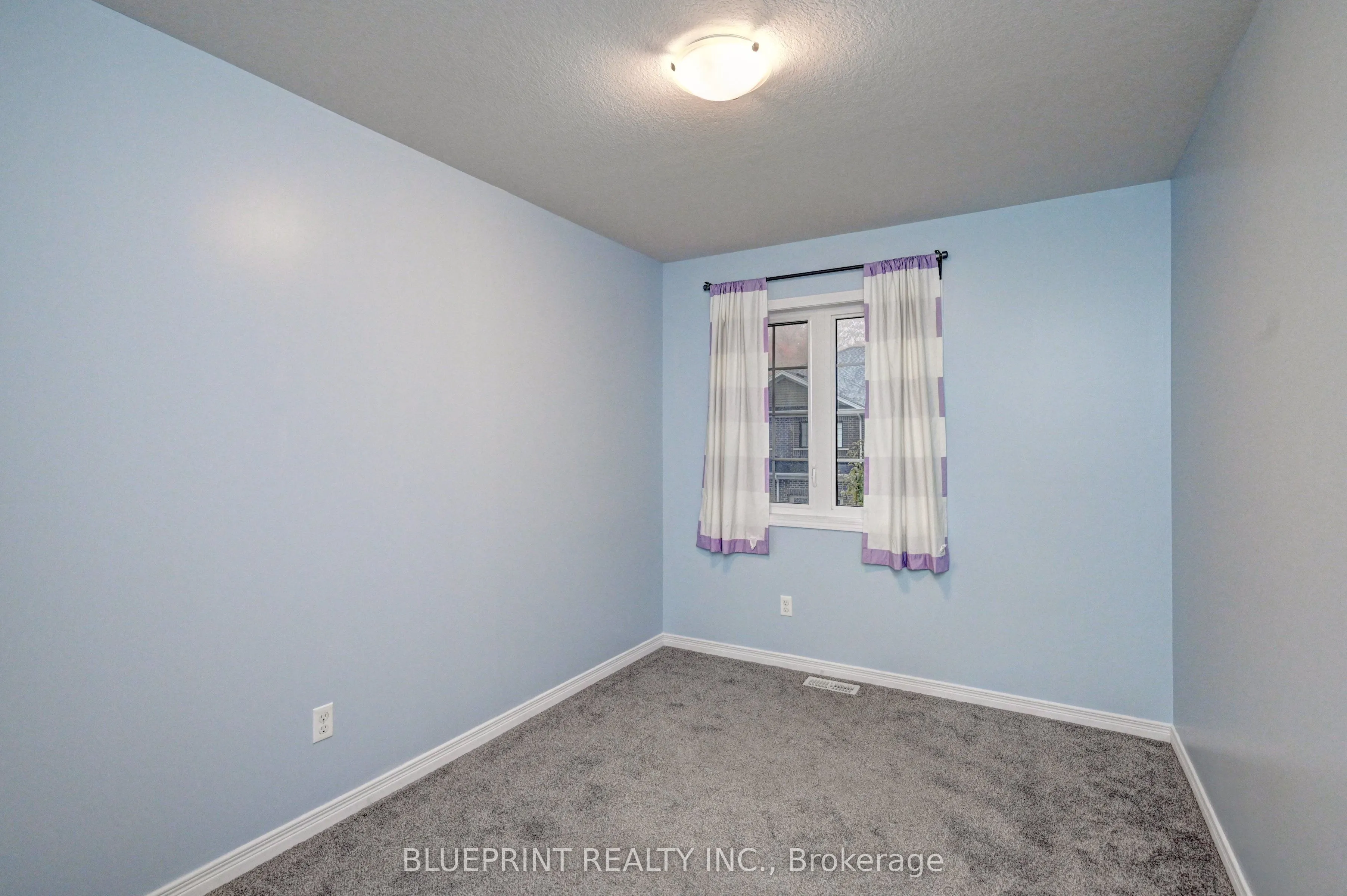 106 Woodedge Circle
