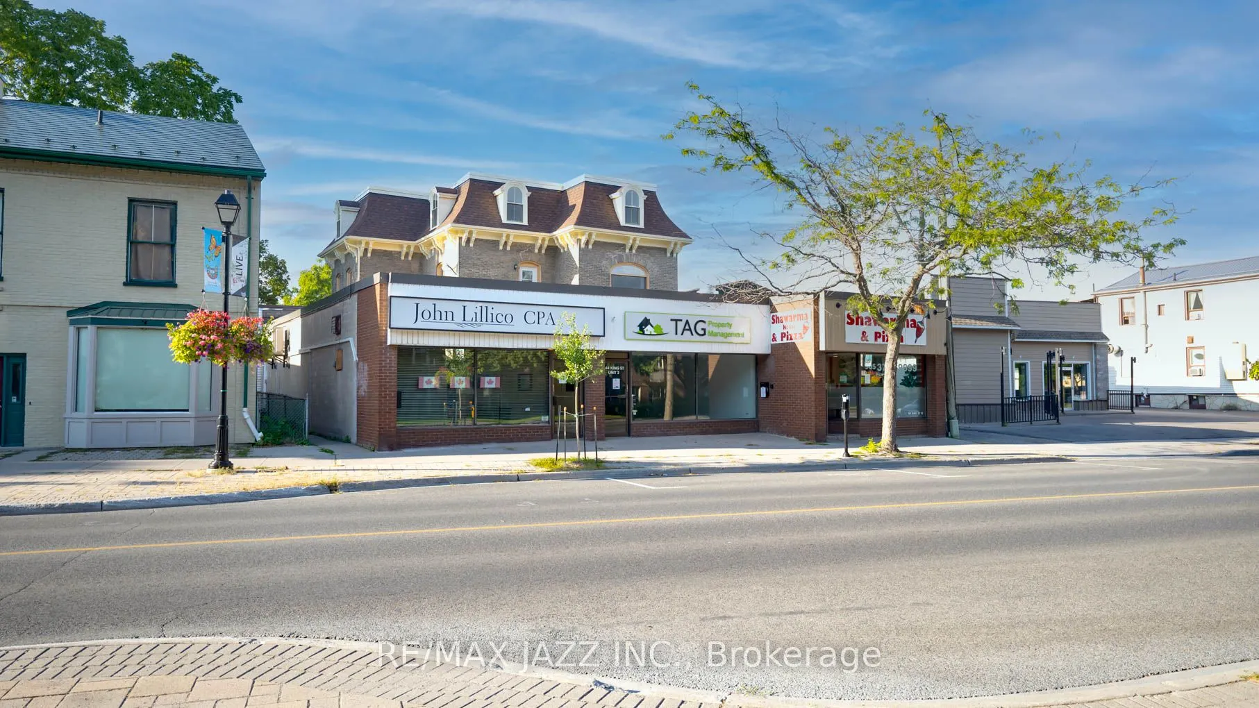 144 King Street W