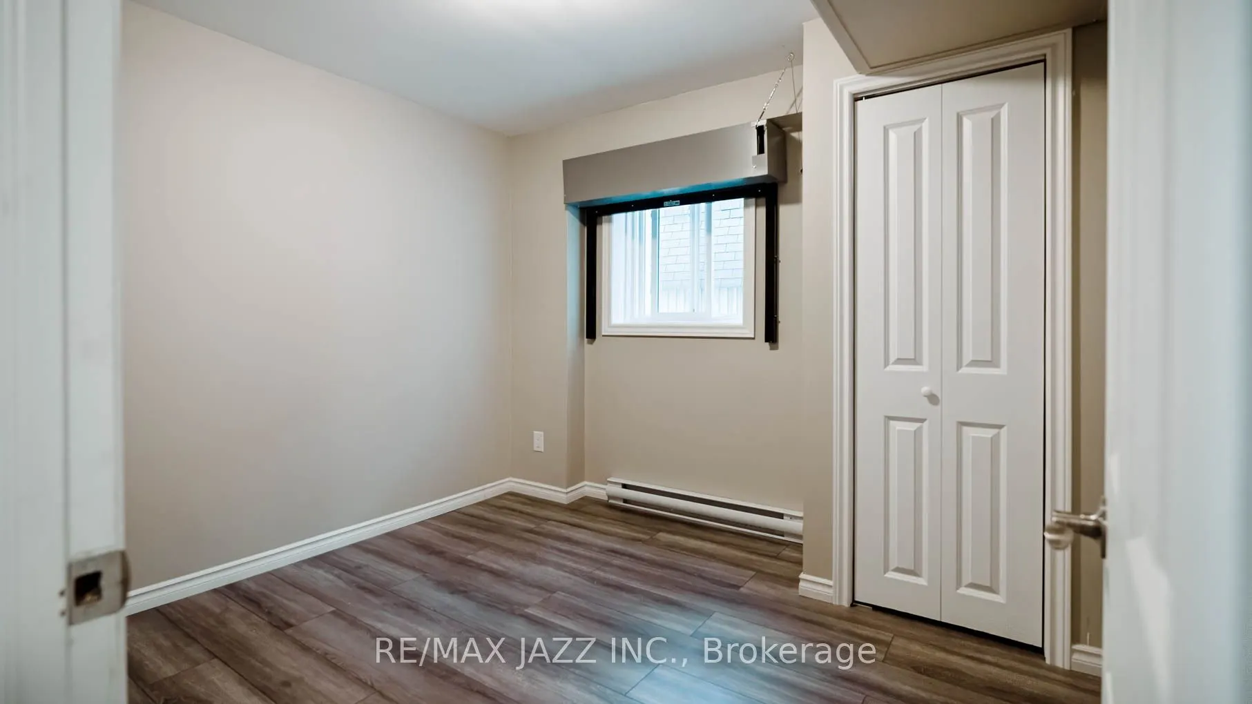 144 King Street W