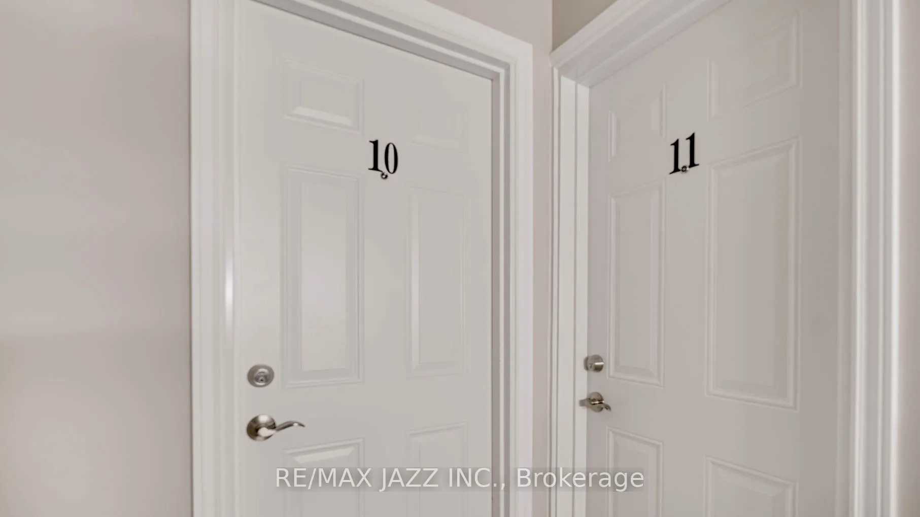 144 King Street W