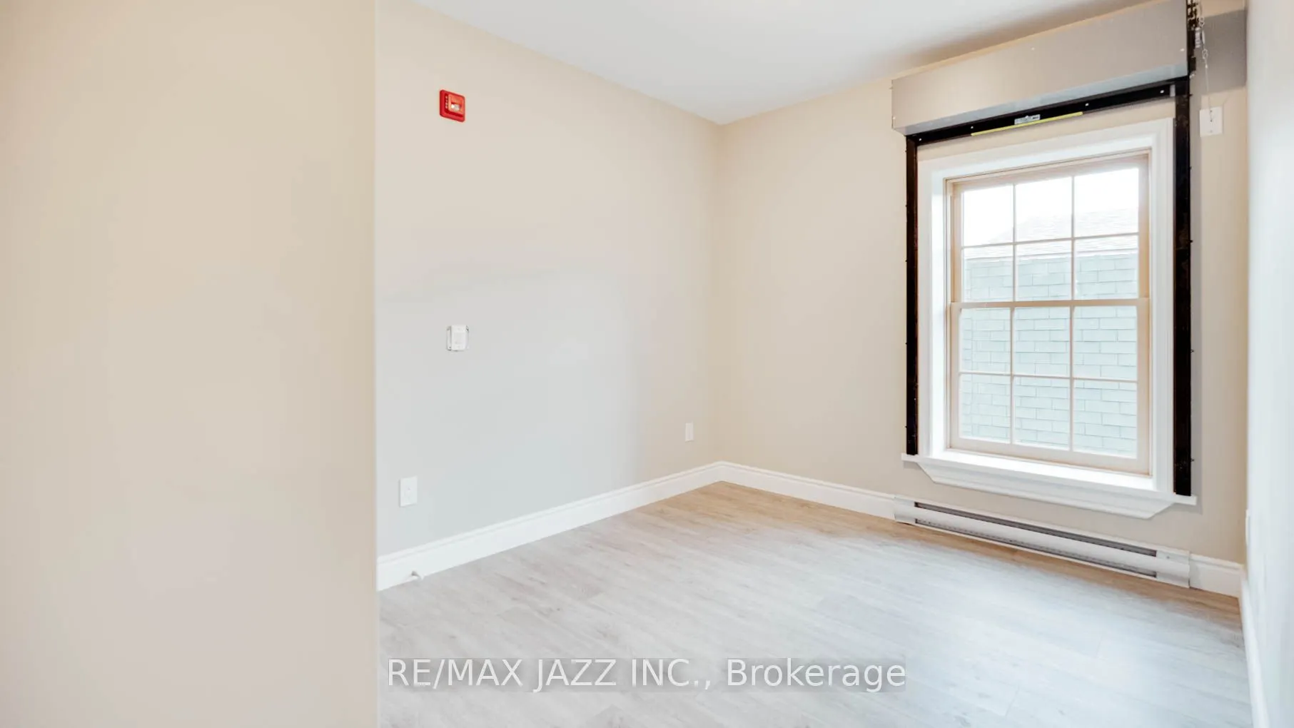 144 King Street W