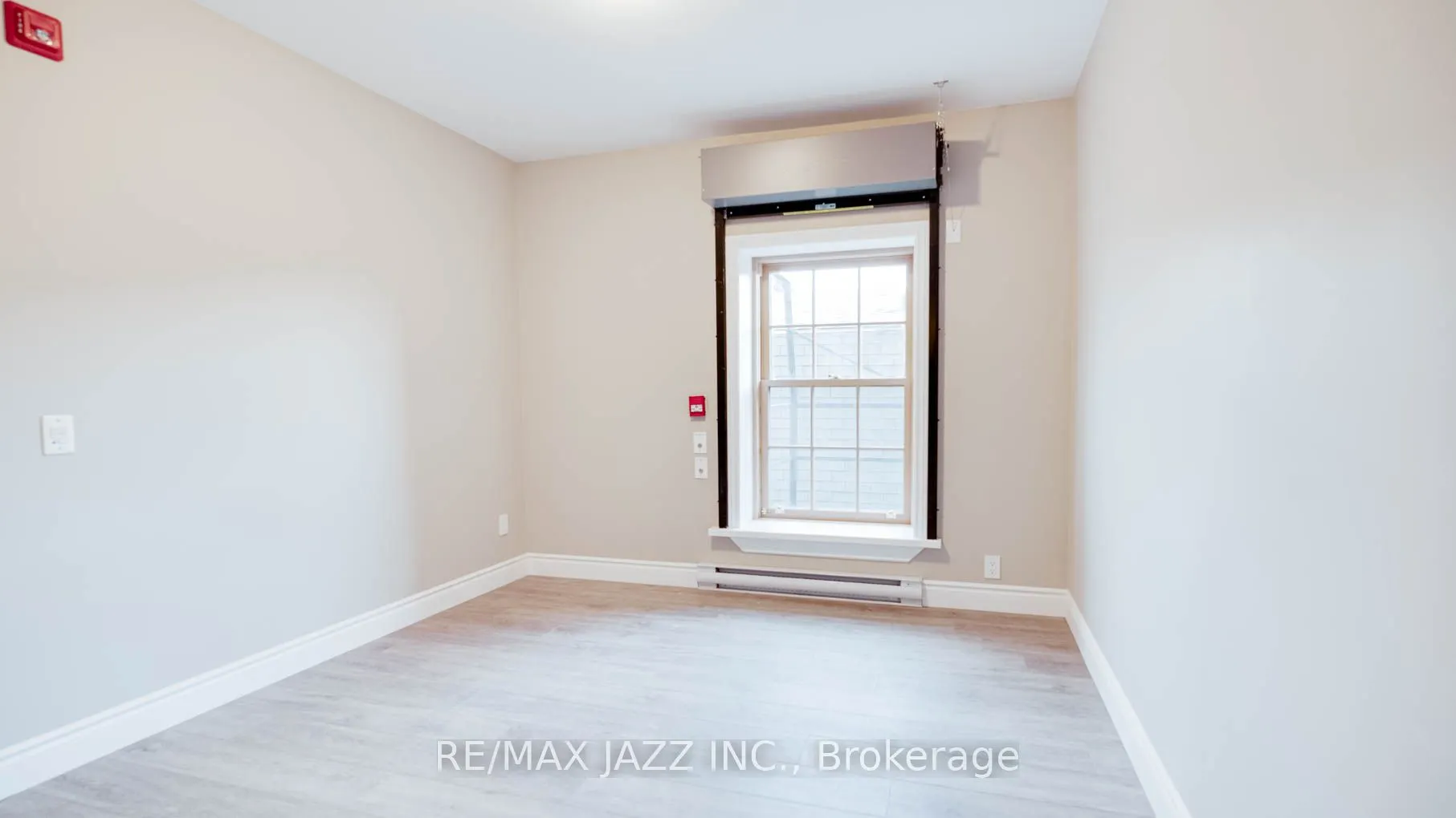 144 King Street W