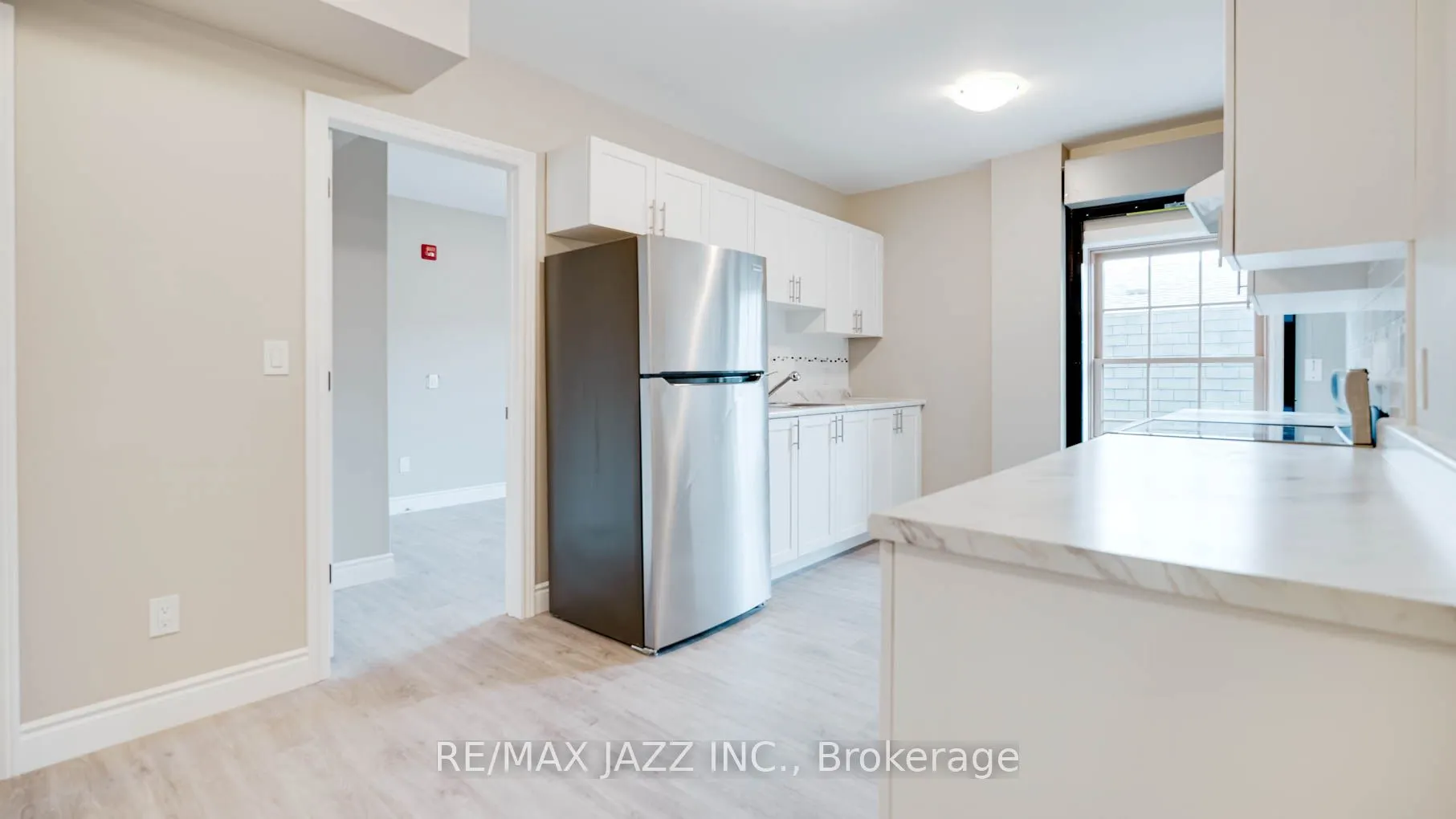 144 King Street W