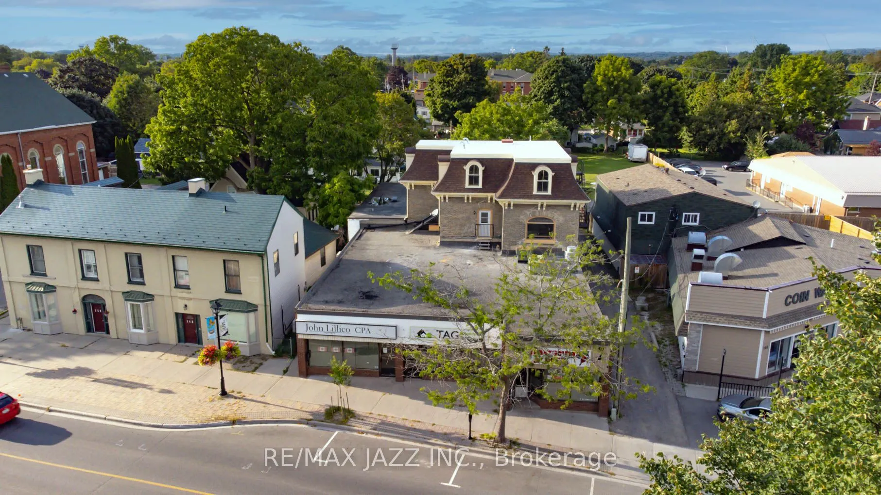 144 King Street W