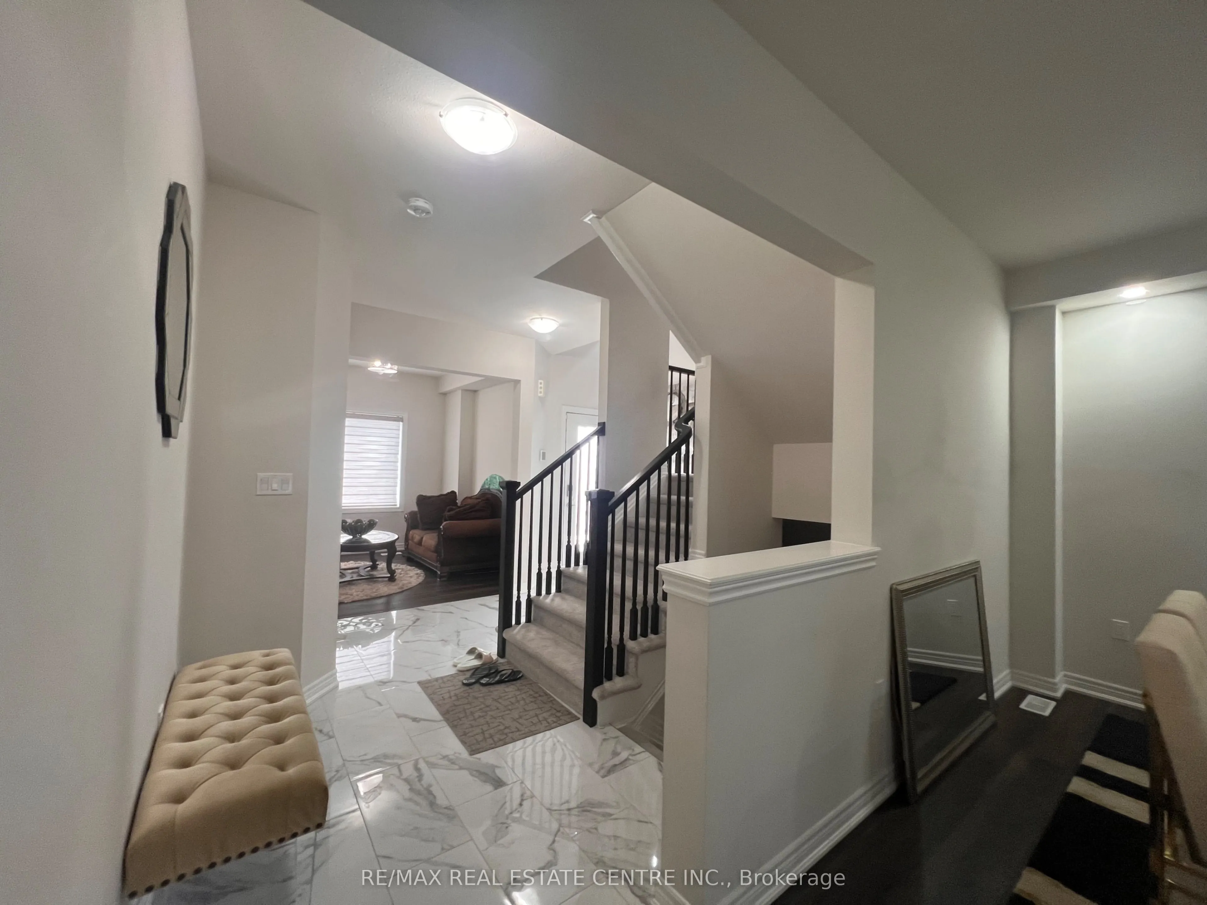 12 Swan Avenue
