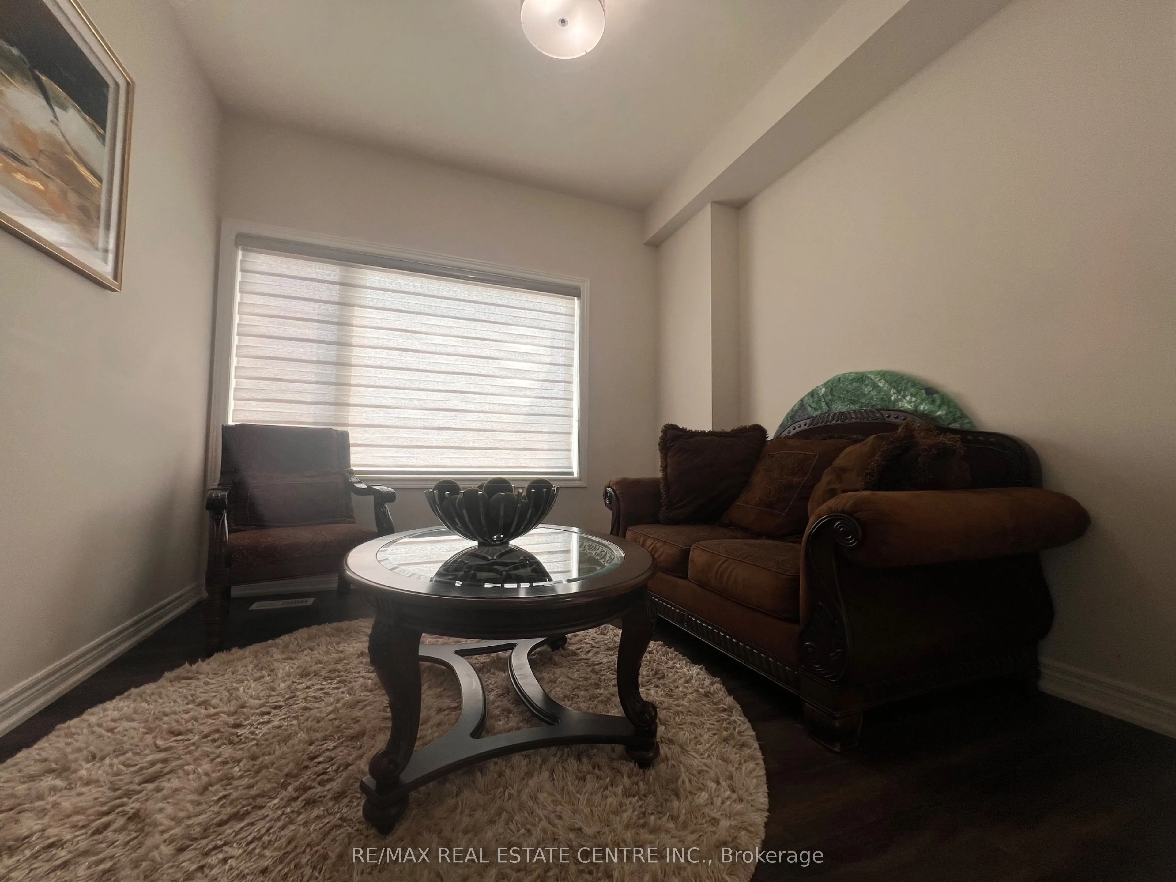 12 Swan Avenue