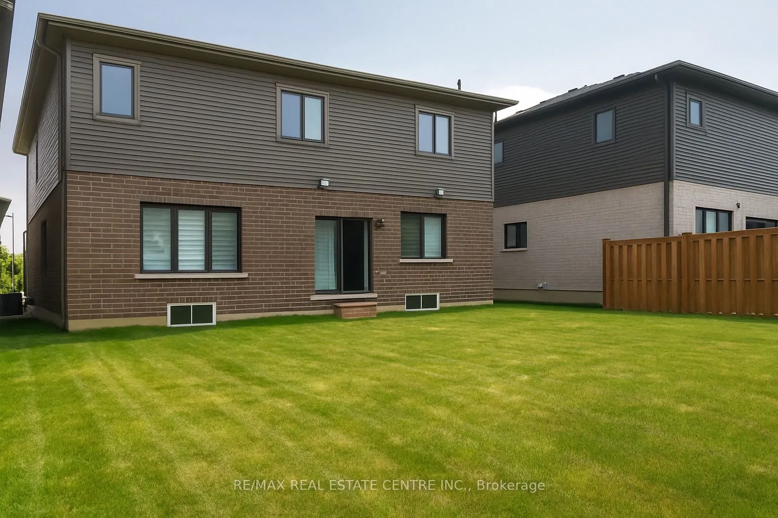 12 Swan Avenue