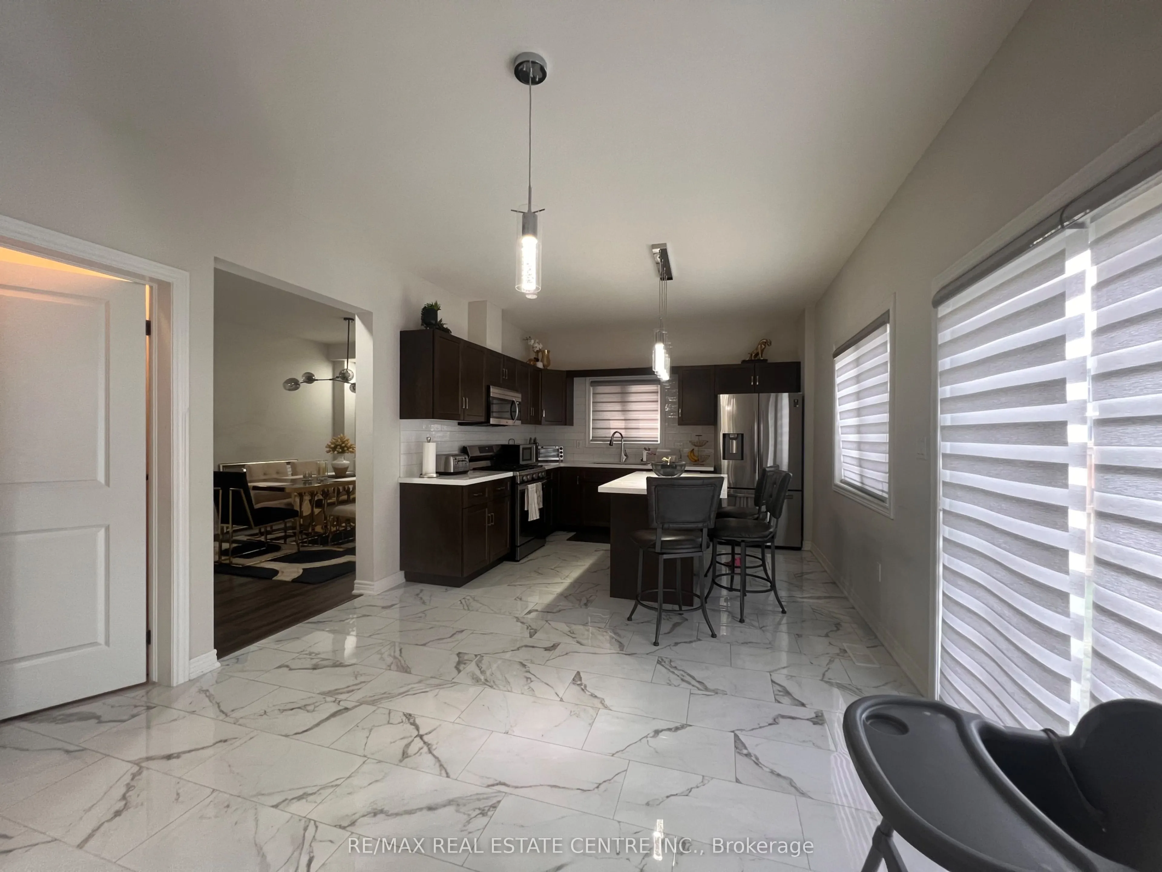 12 Swan Avenue