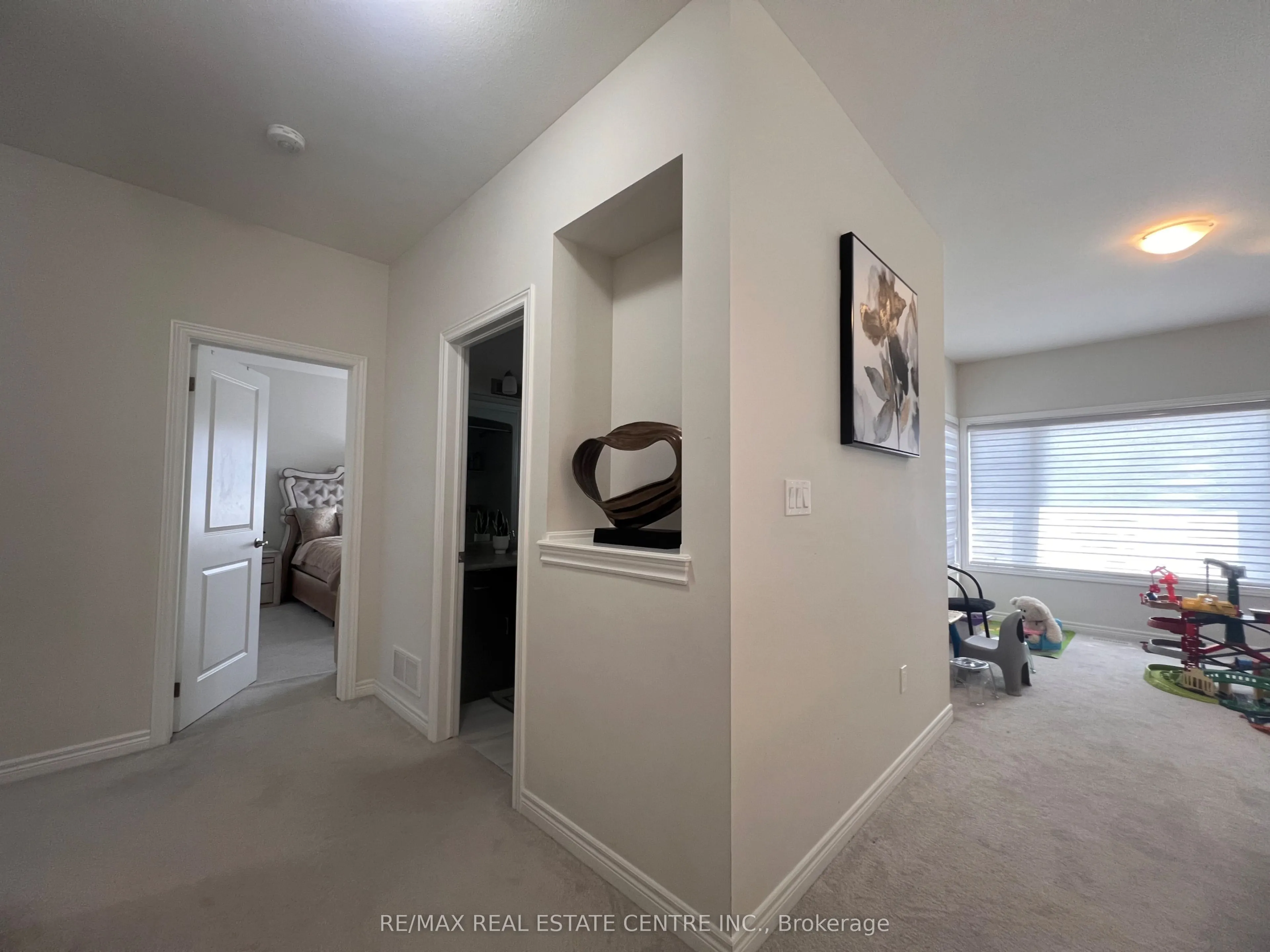 12 Swan Avenue
