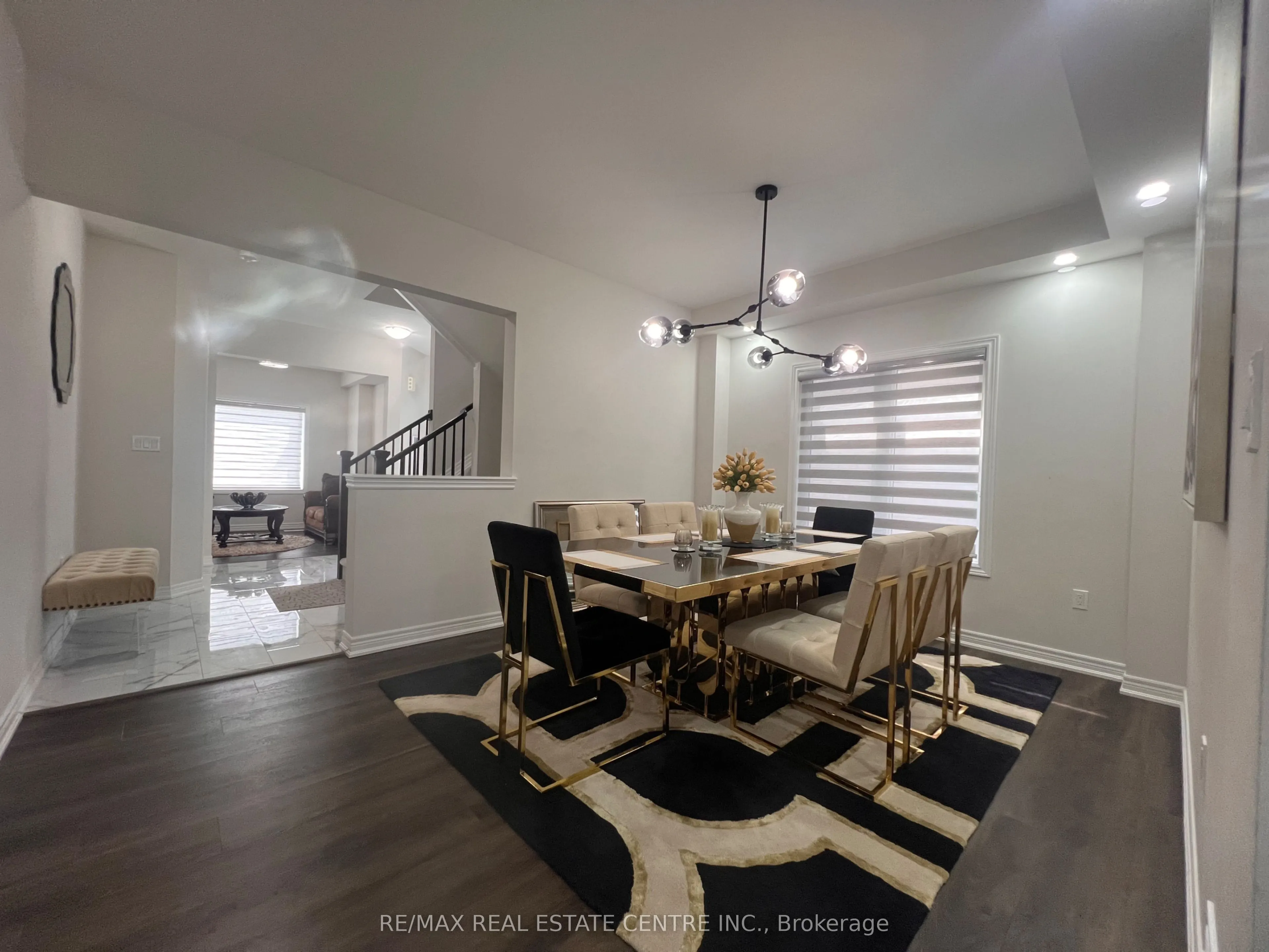12 Swan Avenue