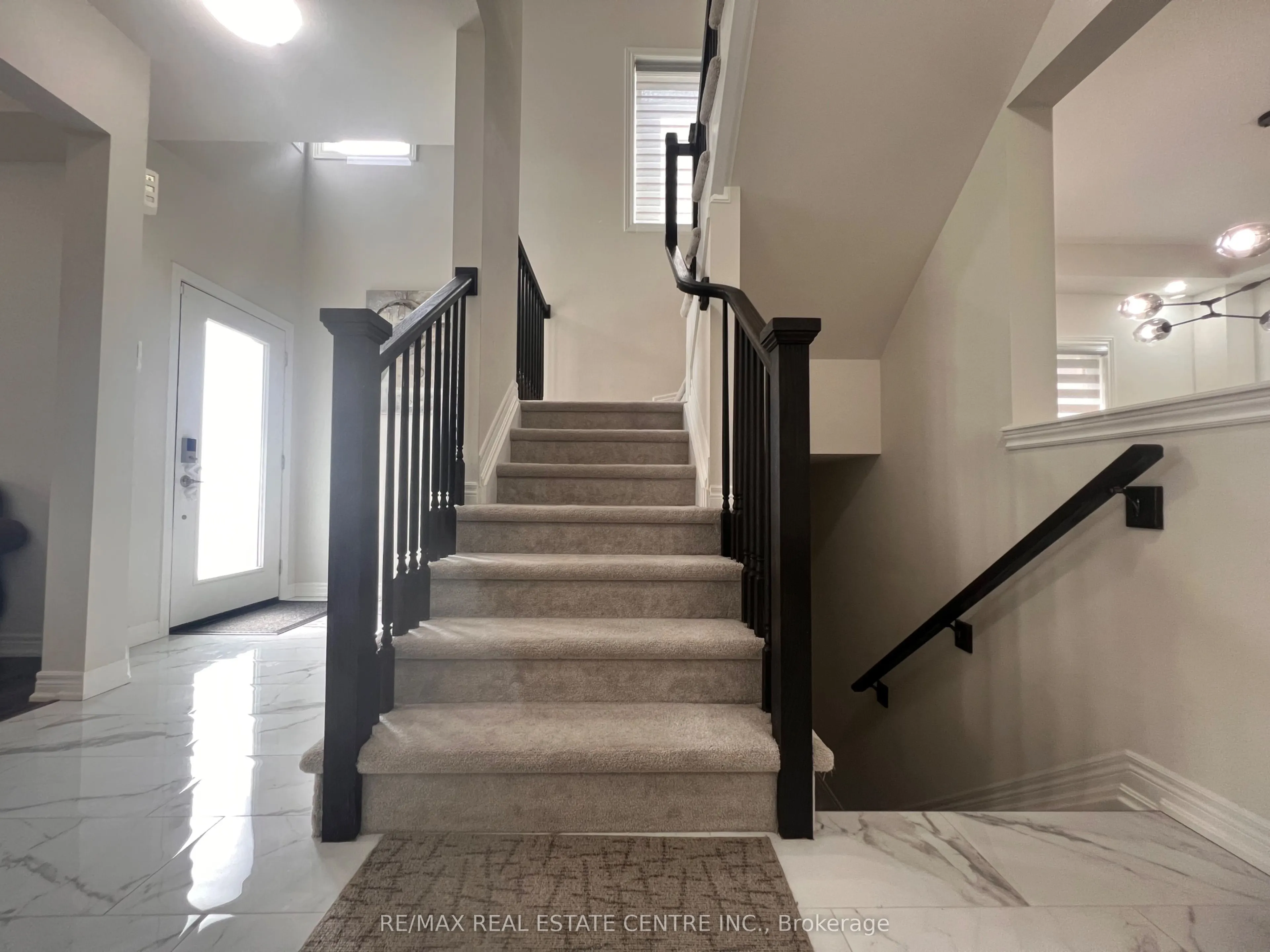 12 Swan Avenue