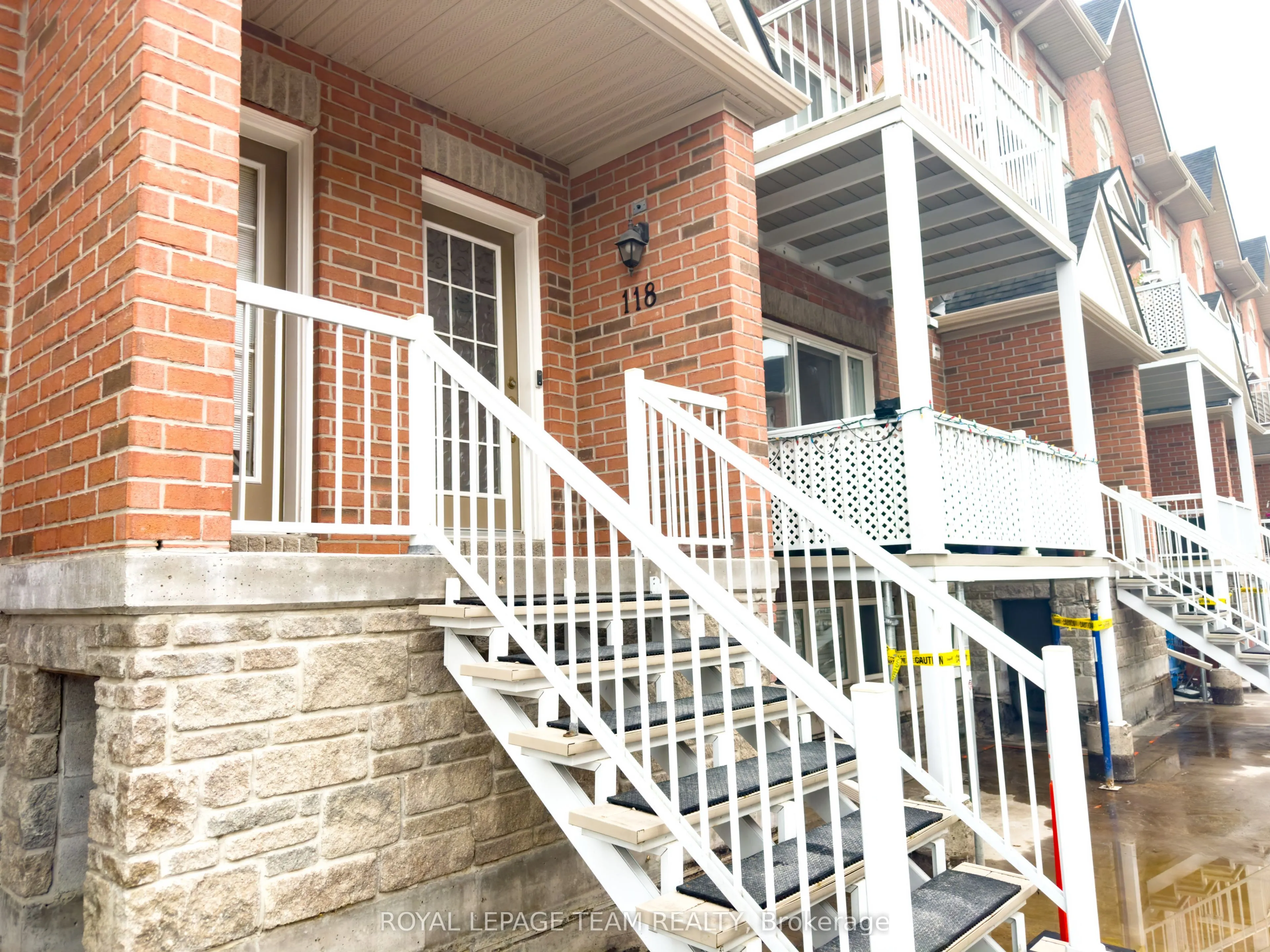 3265 St Joseph Boulevard, #118