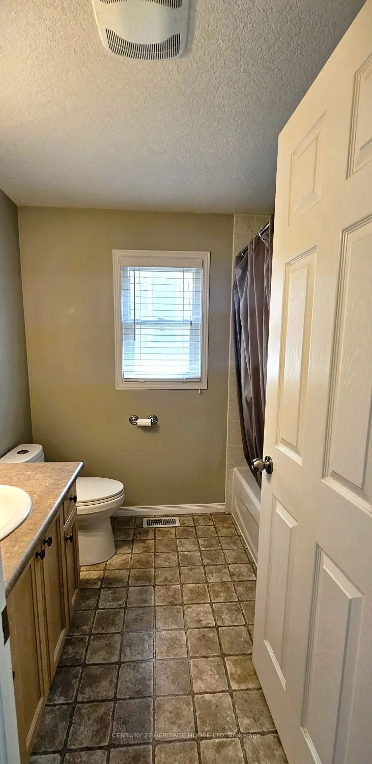 256 Sienna Crescent