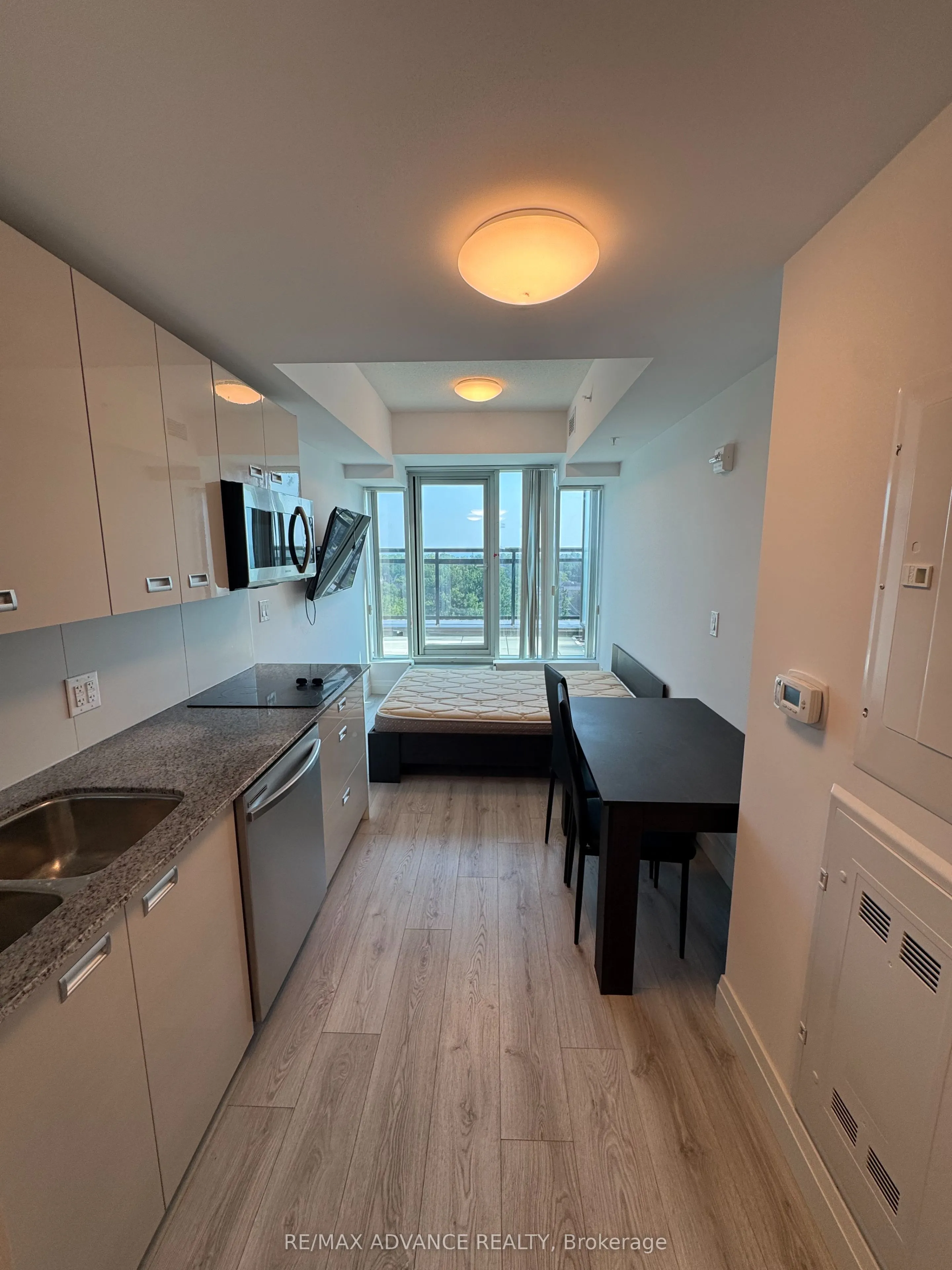 652 Princess Street, #902