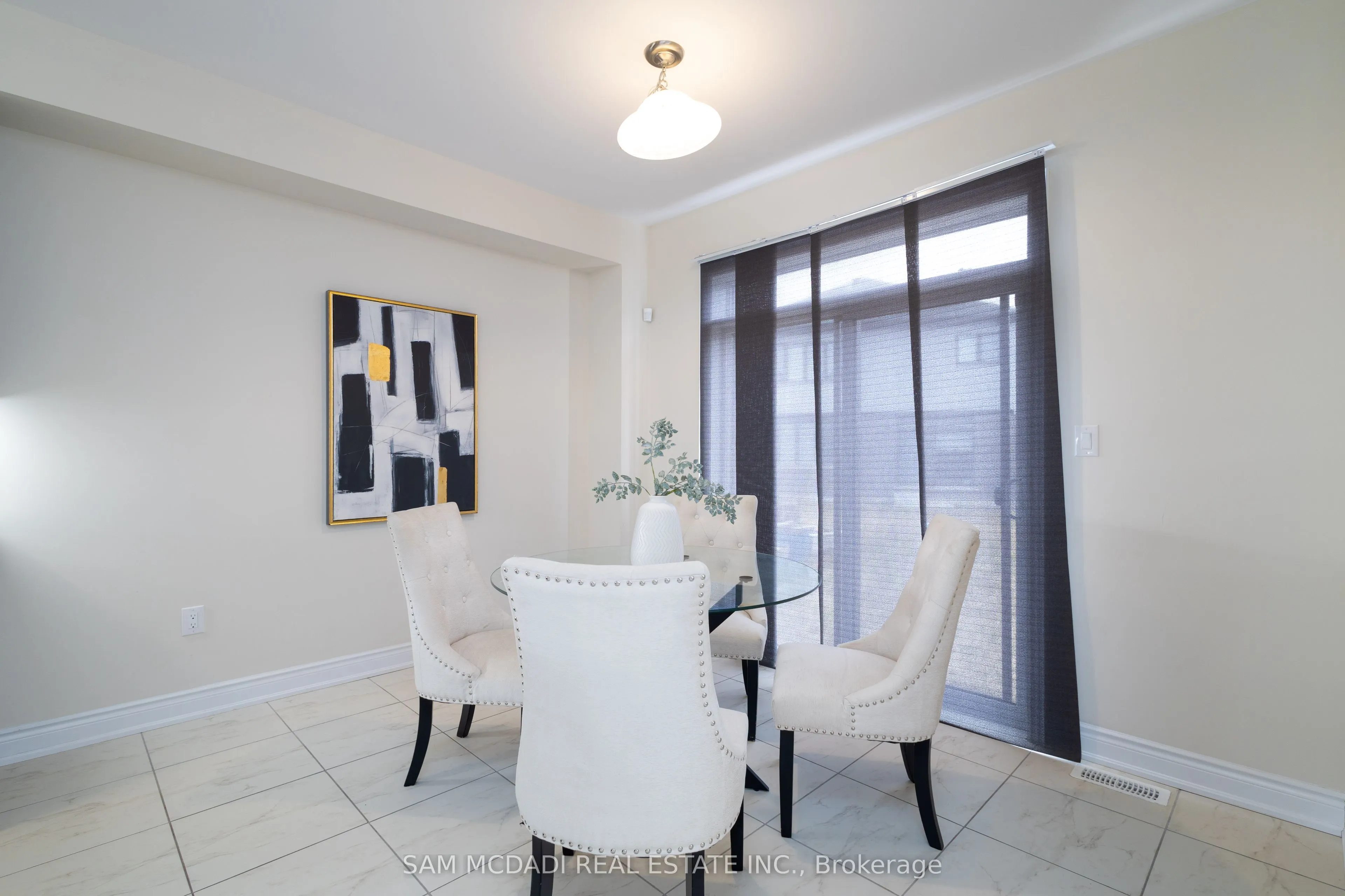 180 Whithorn Crescent