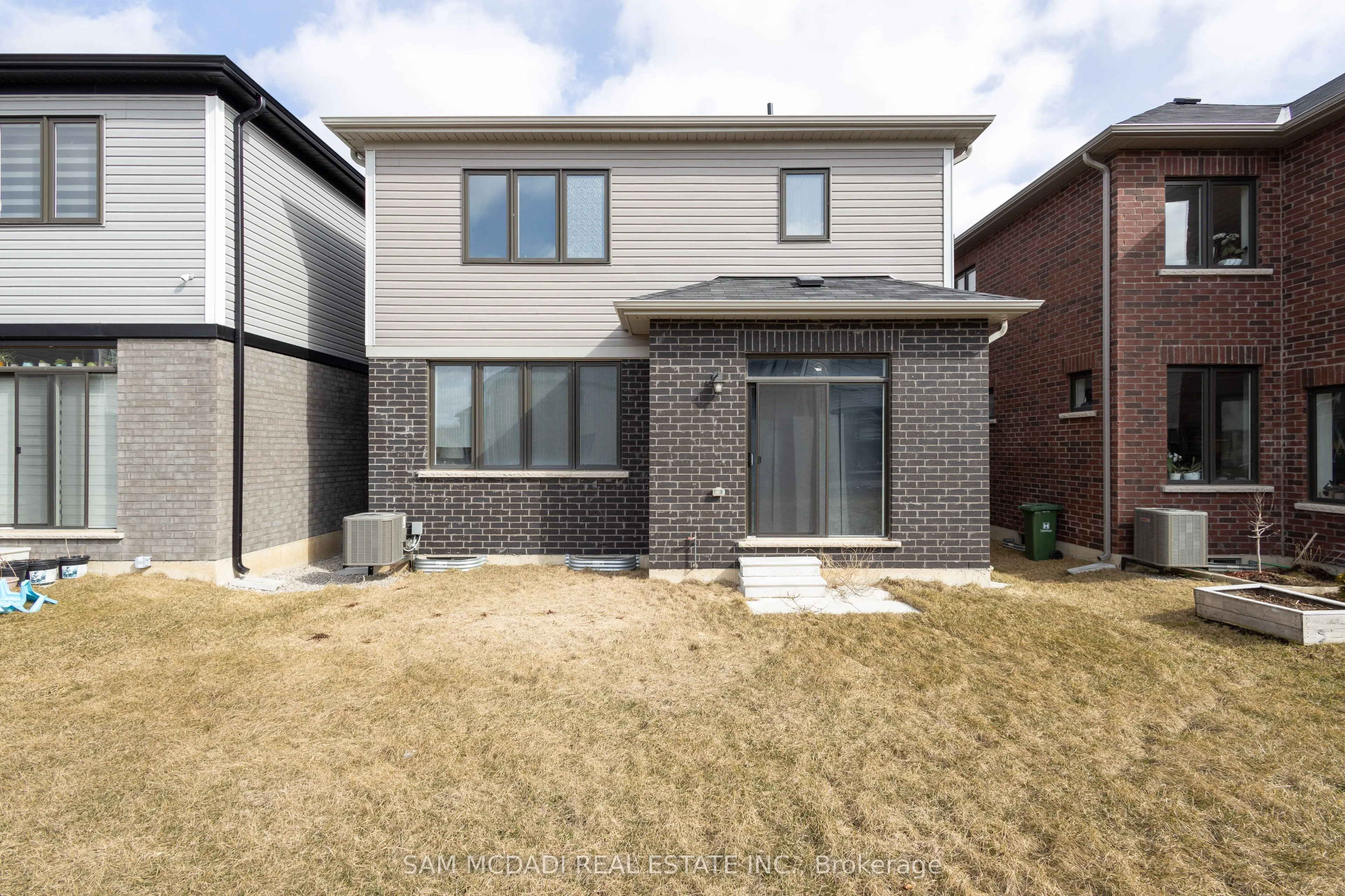 180 Whithorn Crescent