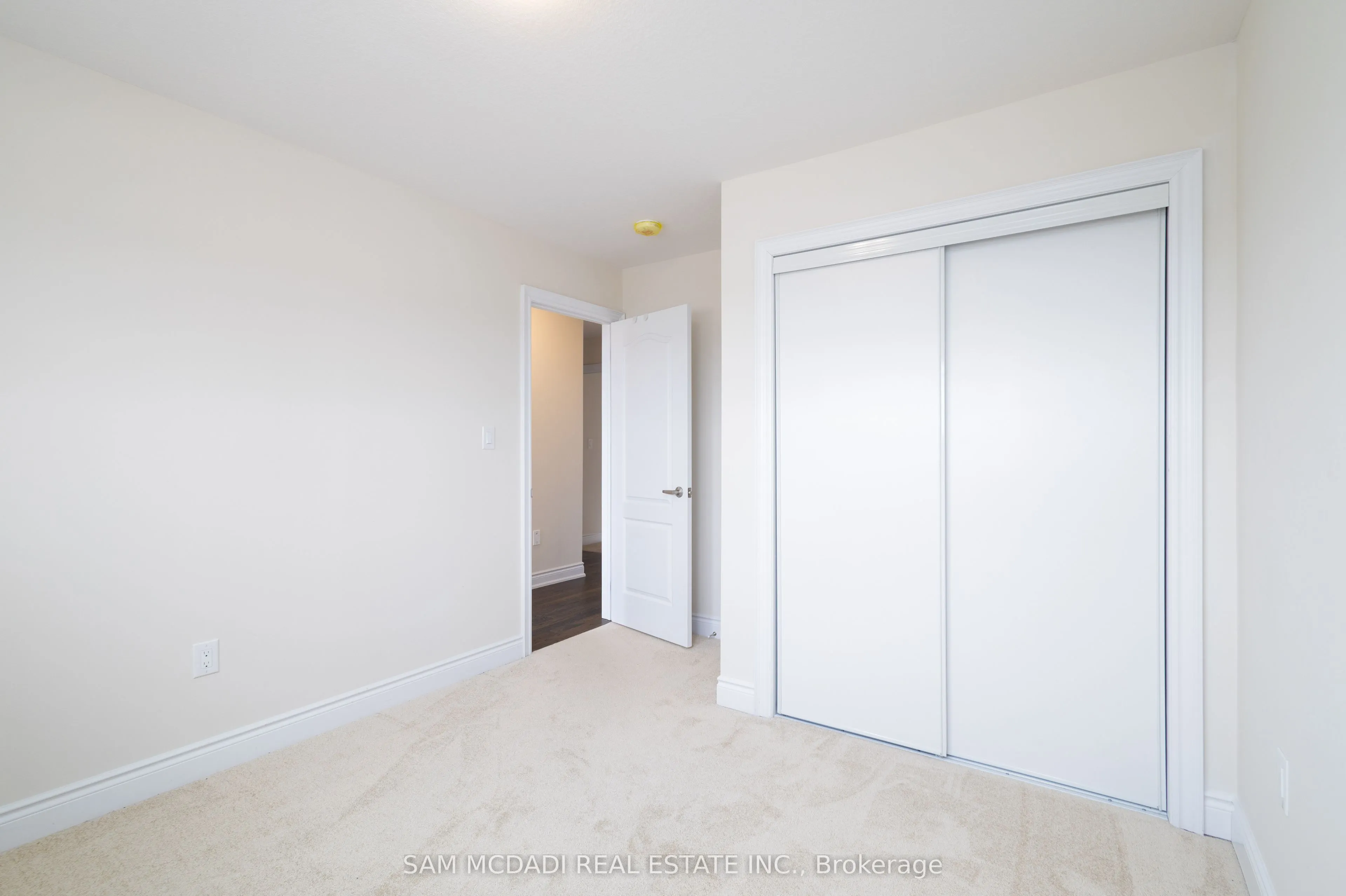 180 Whithorn Crescent
