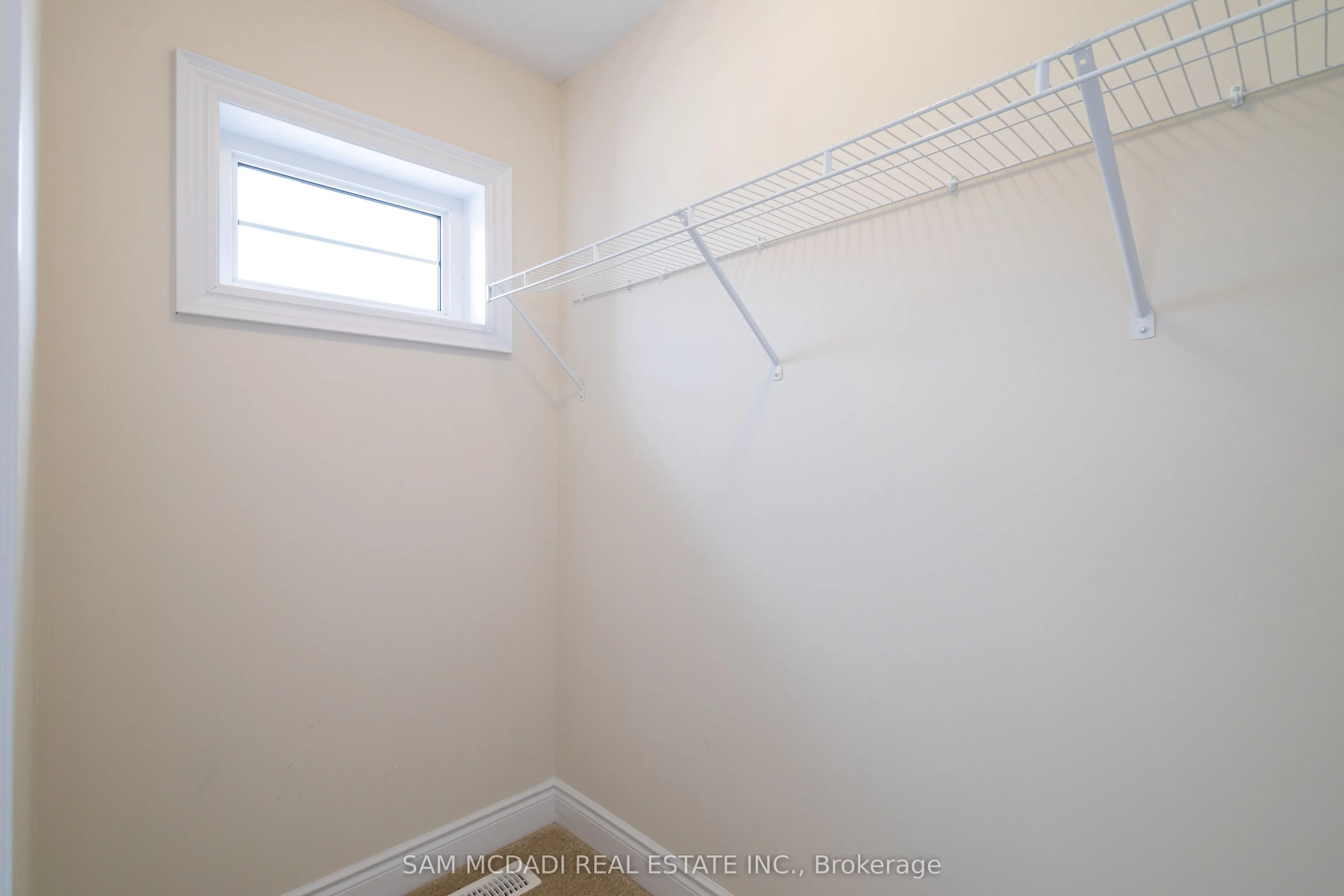 180 Whithorn Crescent