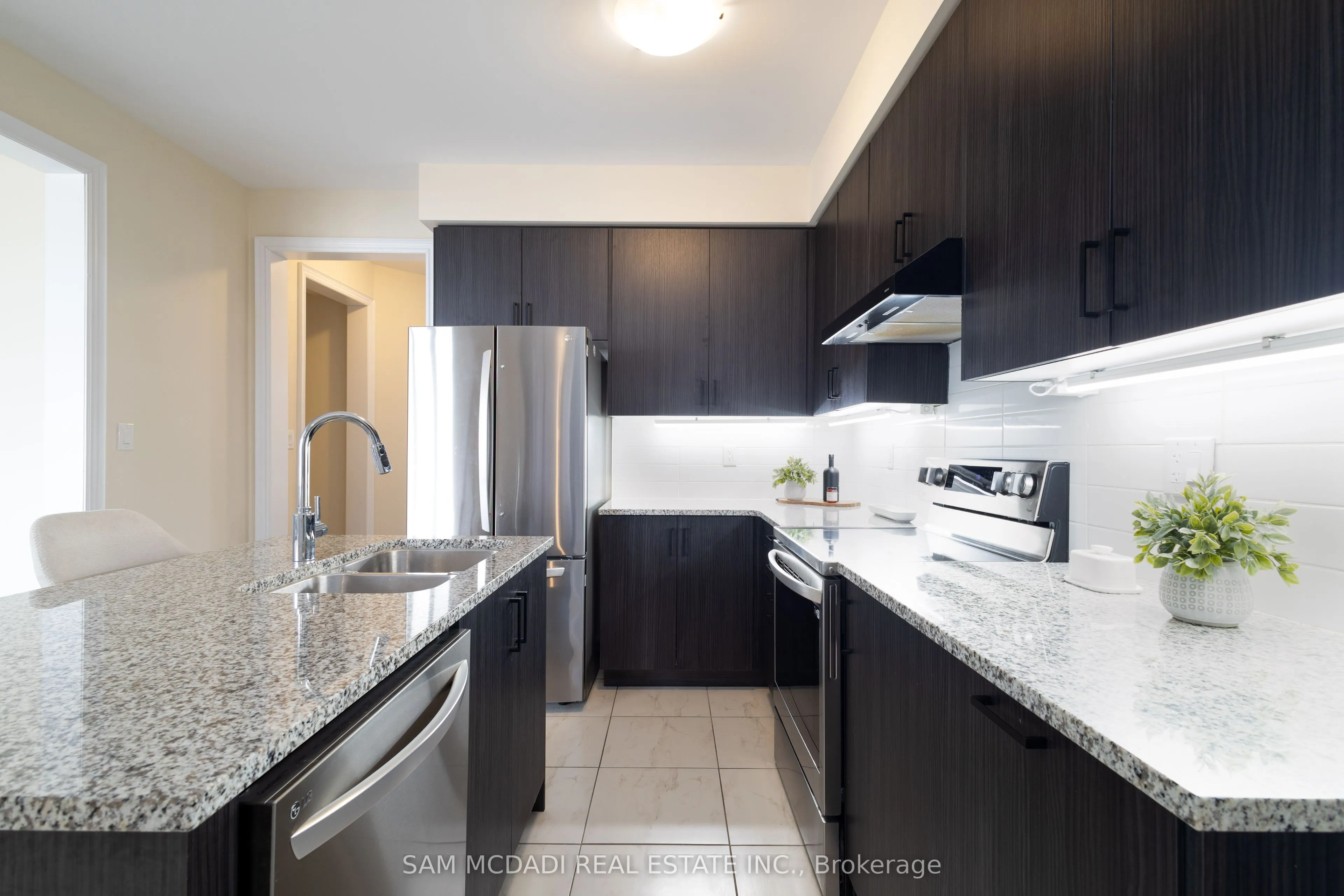 180 Whithorn Crescent