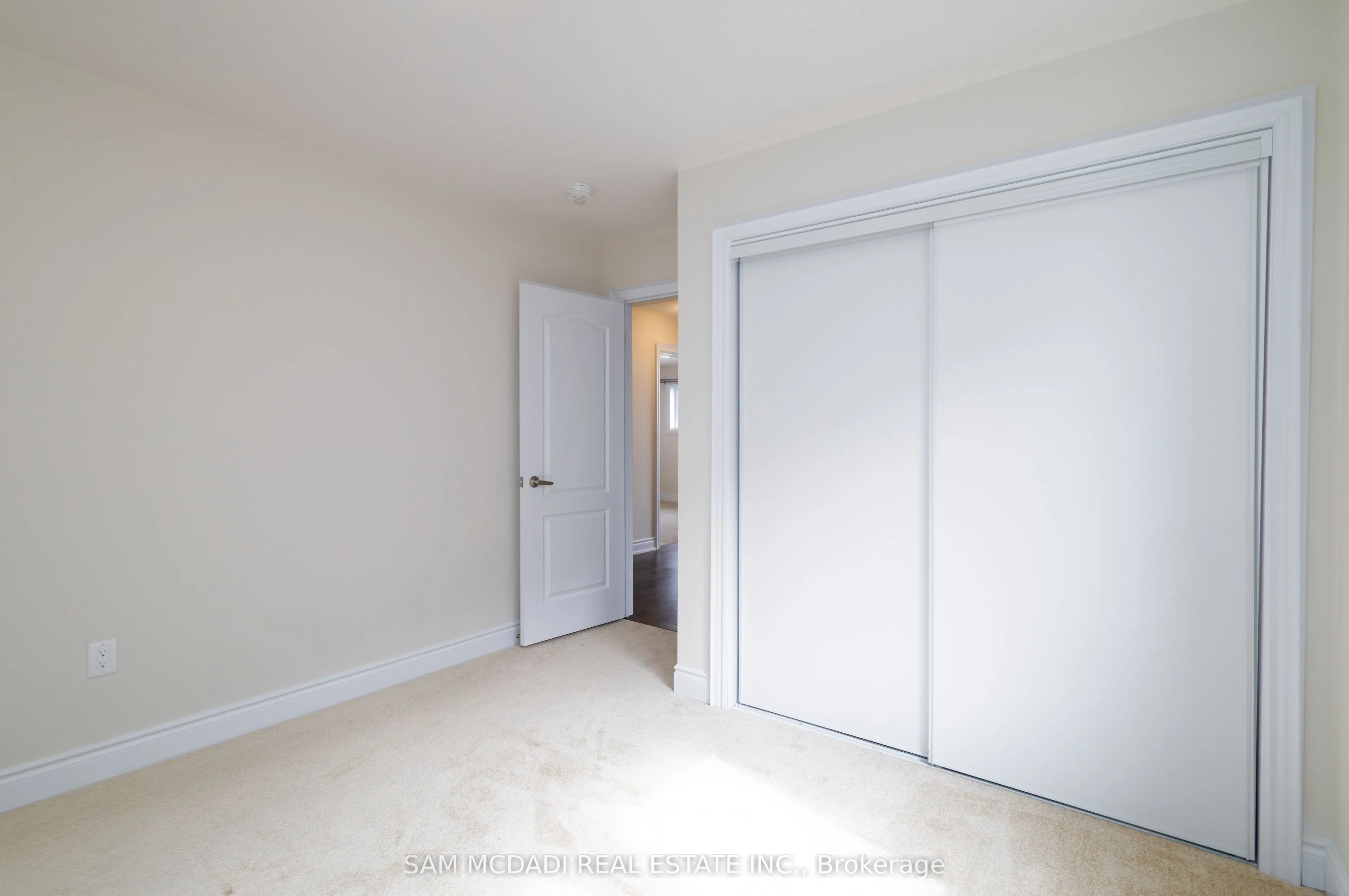 180 Whithorn Crescent