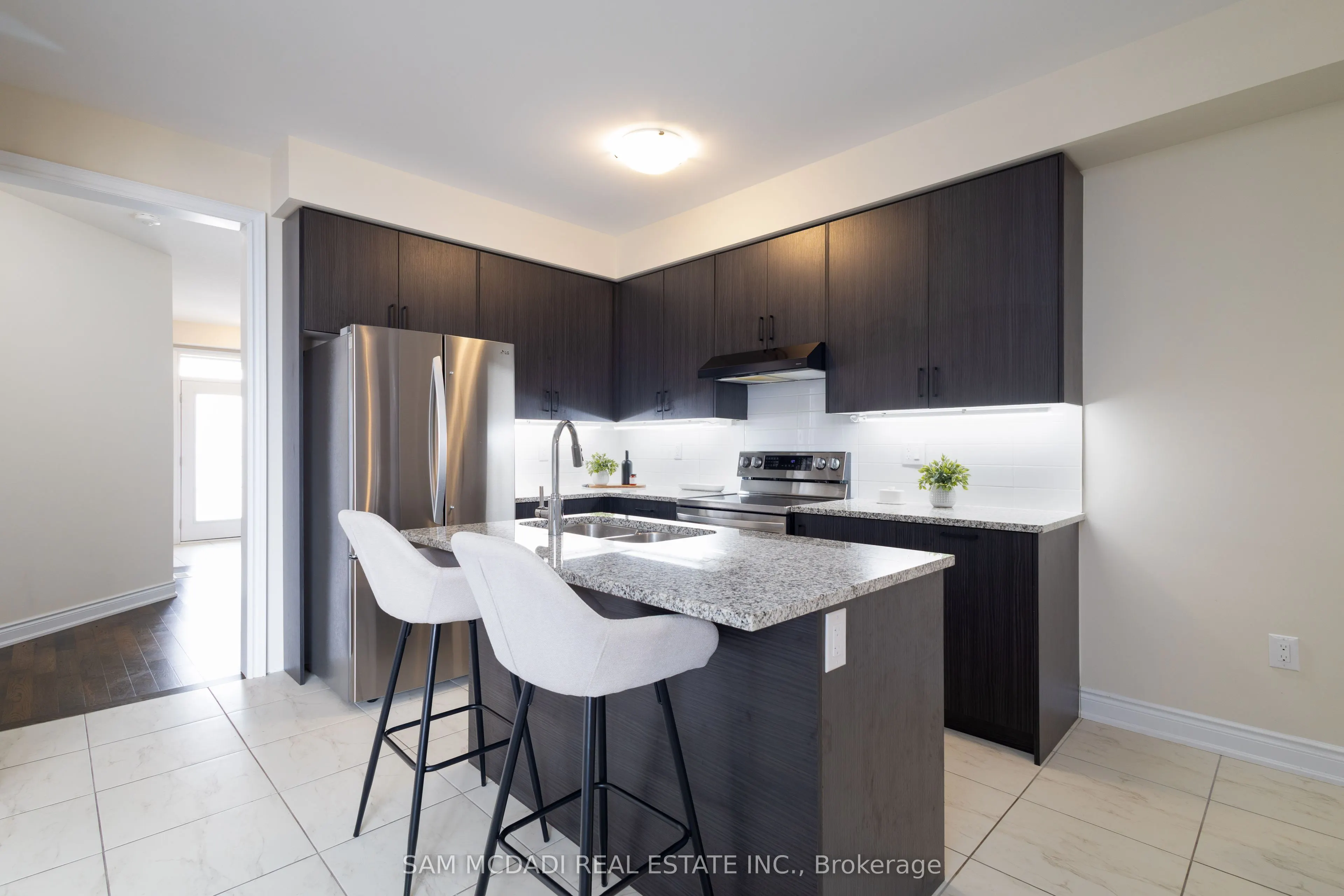 180 Whithorn Crescent