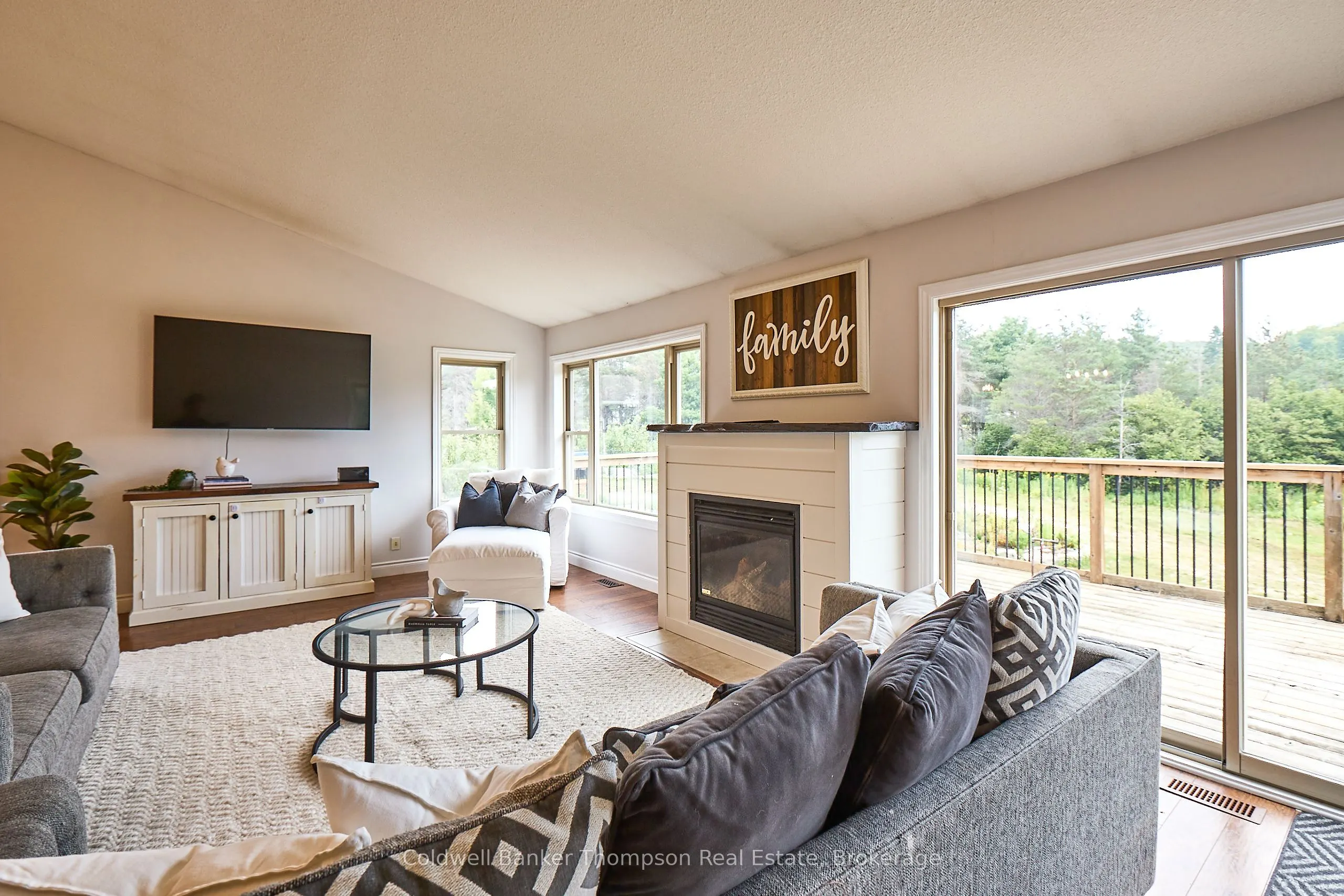 11 Thomas Crescent