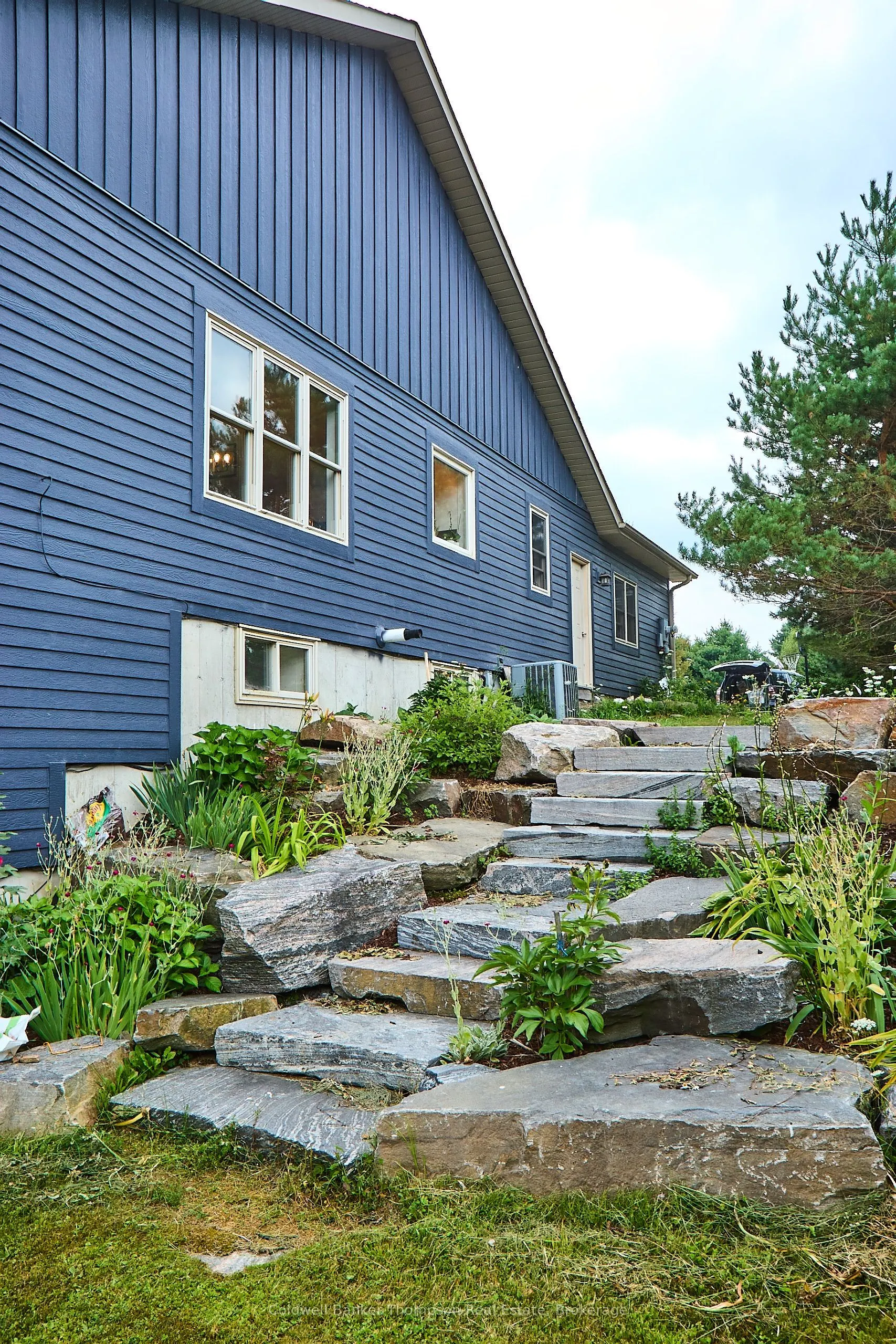 11 Thomas Crescent