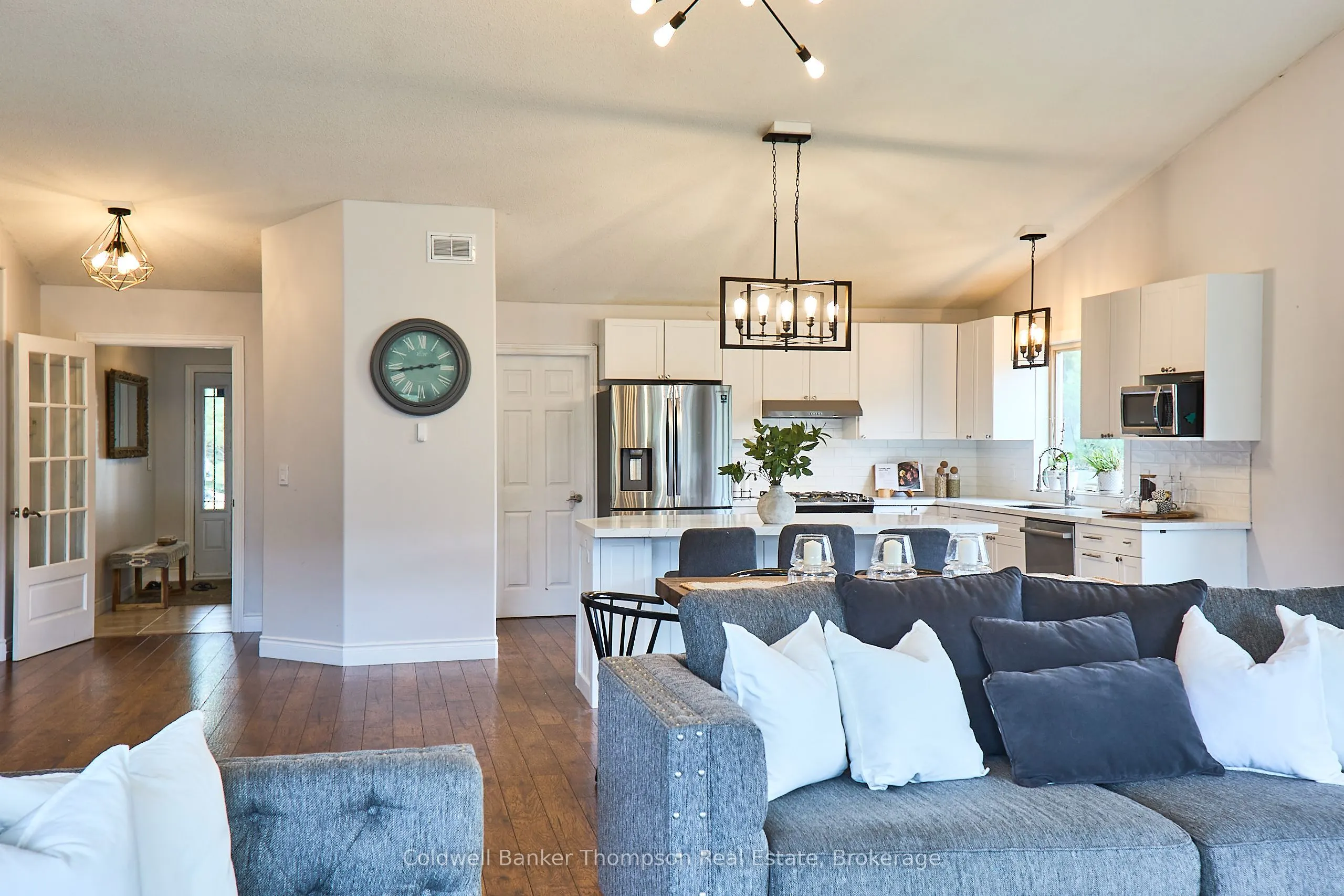11 Thomas Crescent