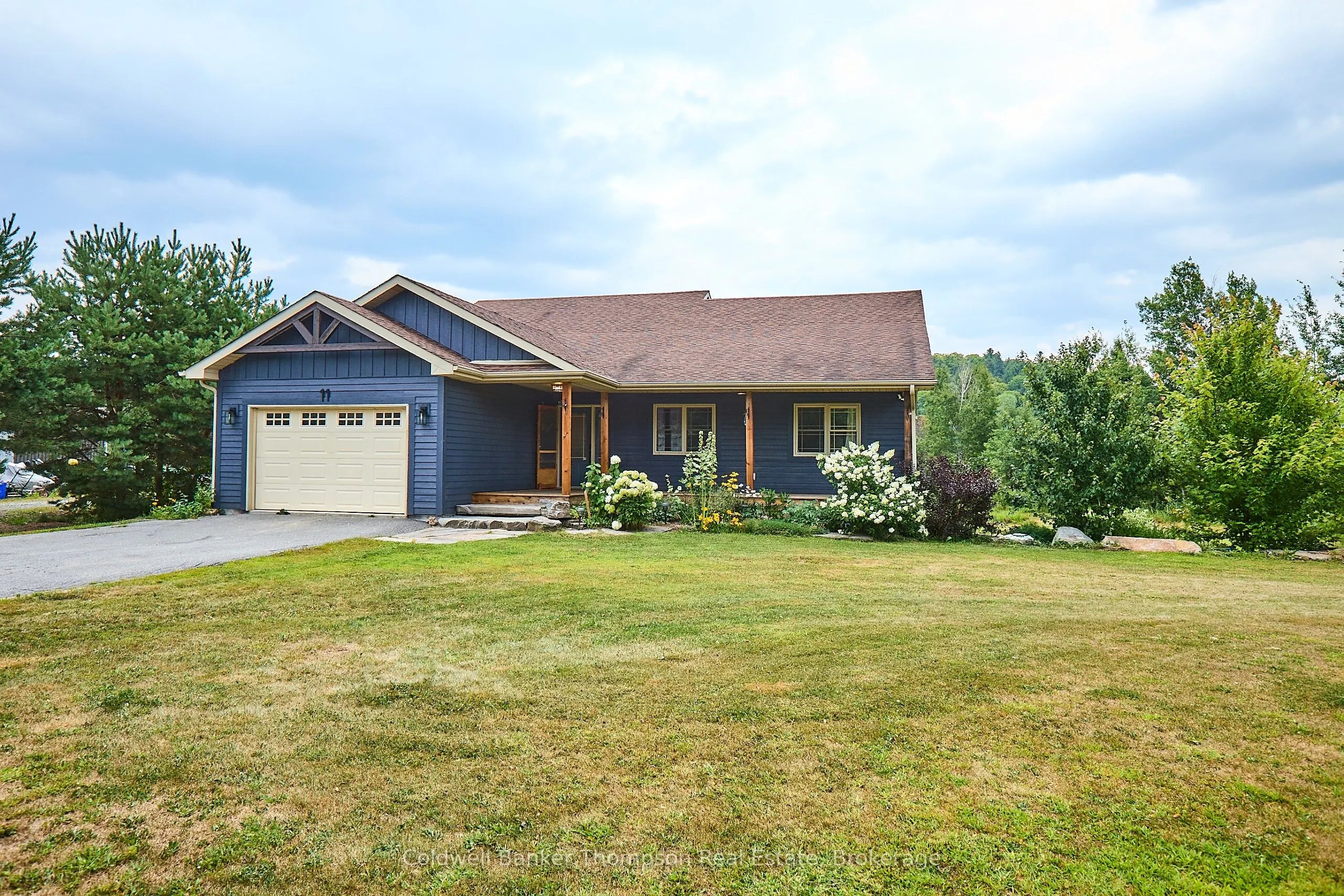 11 Thomas Crescent