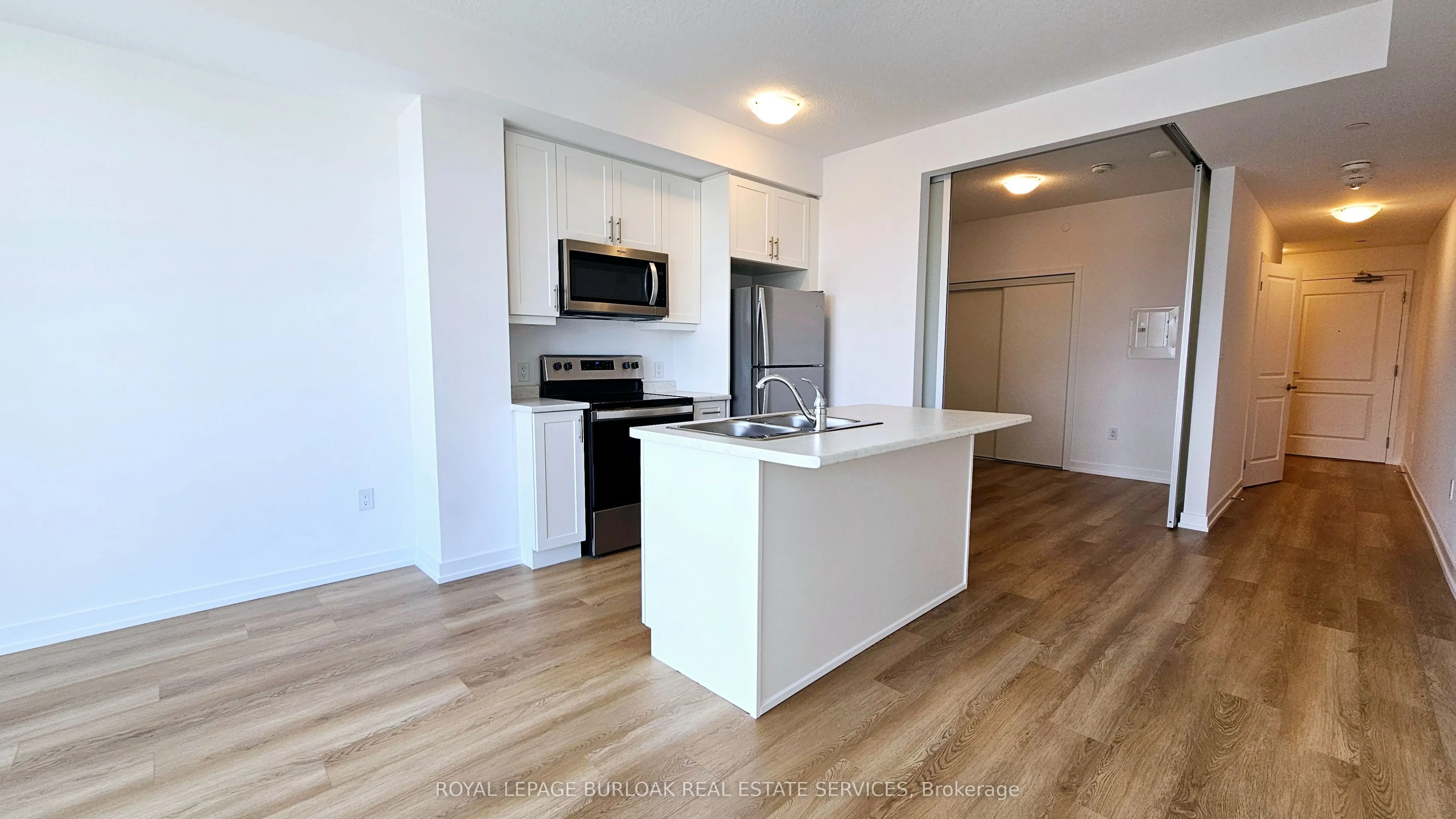 470 Dundas Street, #322