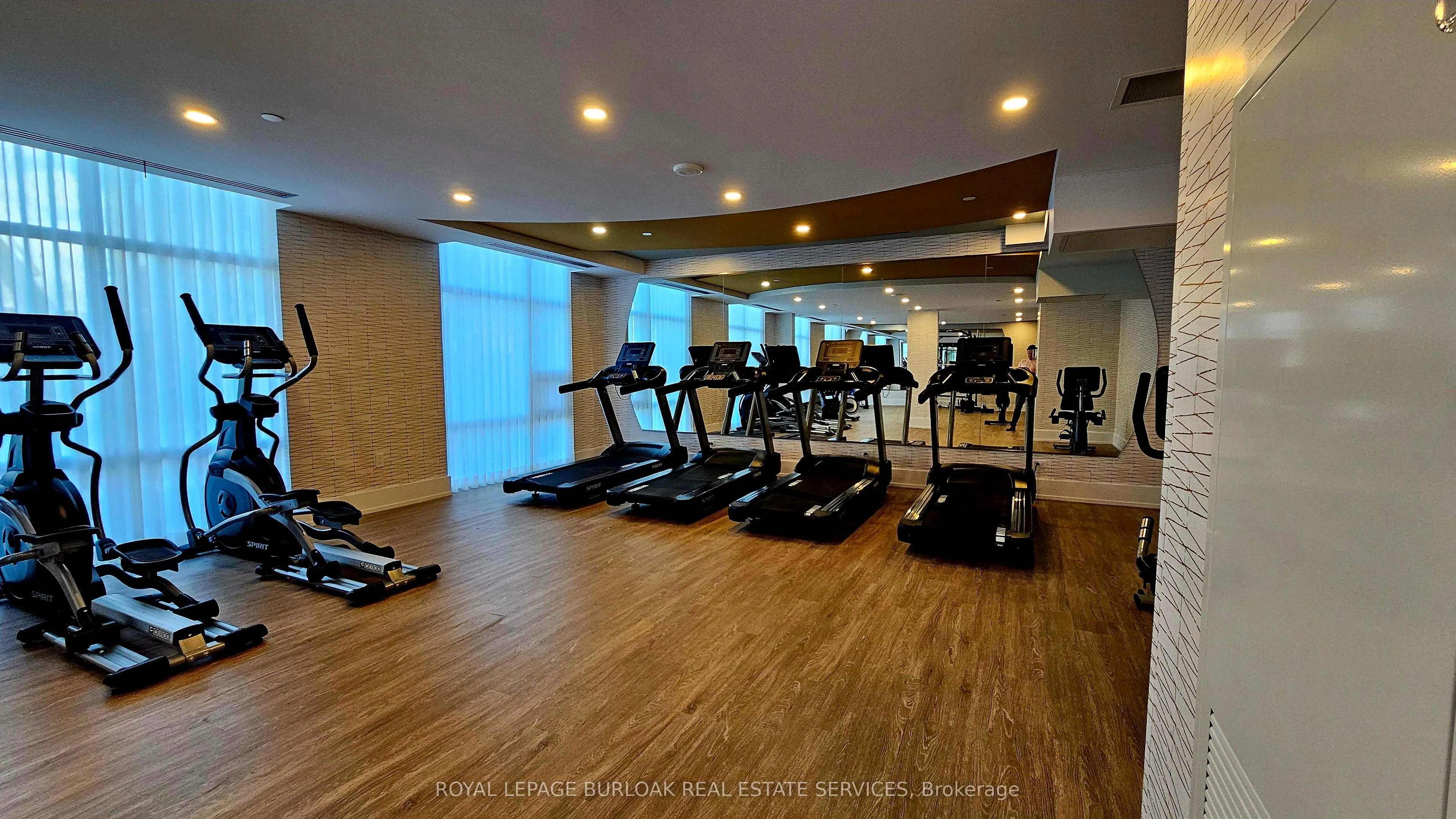 470 Dundas Street, #322
