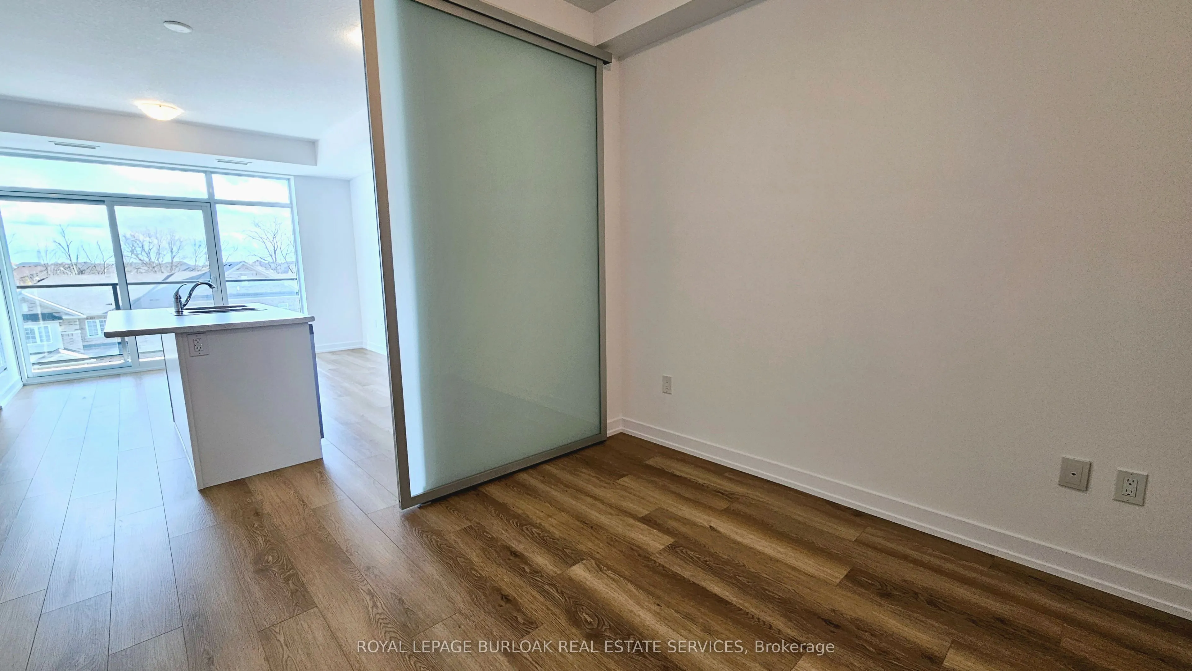 470 Dundas Street, #322