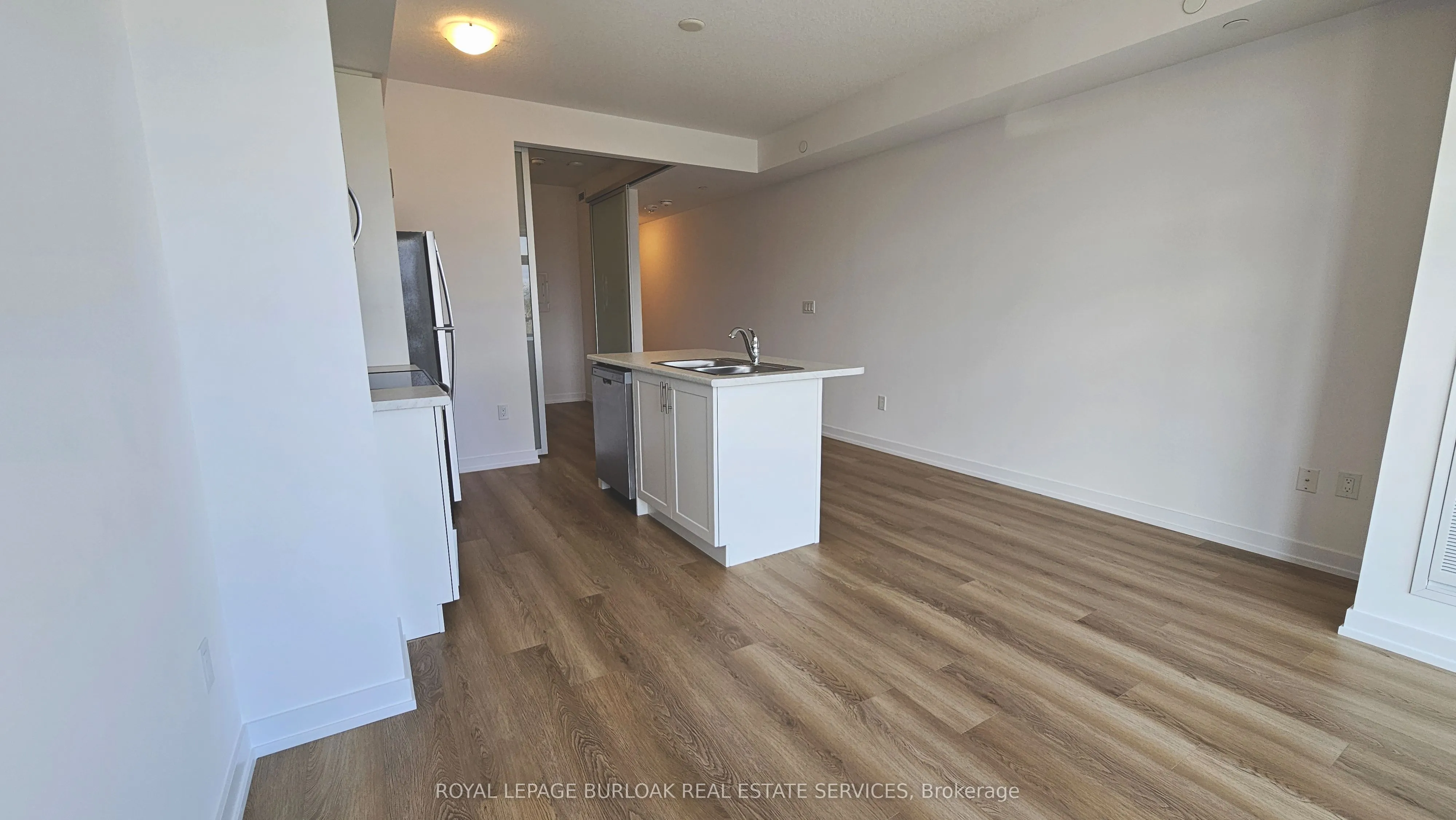 470 Dundas Street, #322